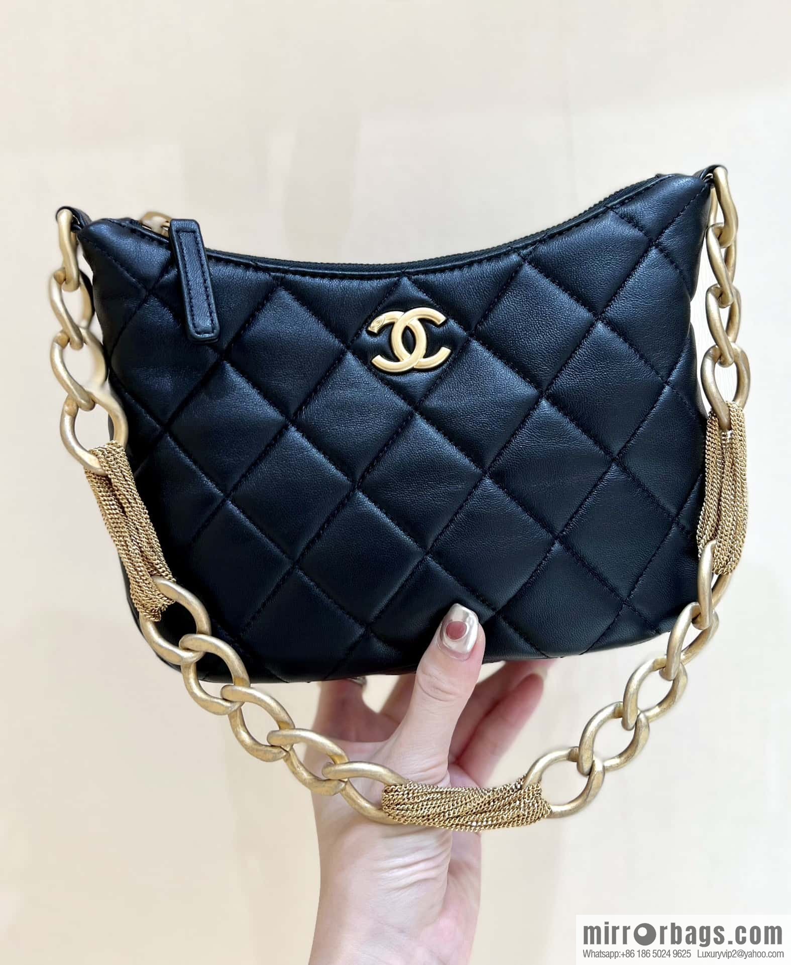 CHANEL 23A Premium Handicraft Workshop Series hobo armpit bag AS4220 black