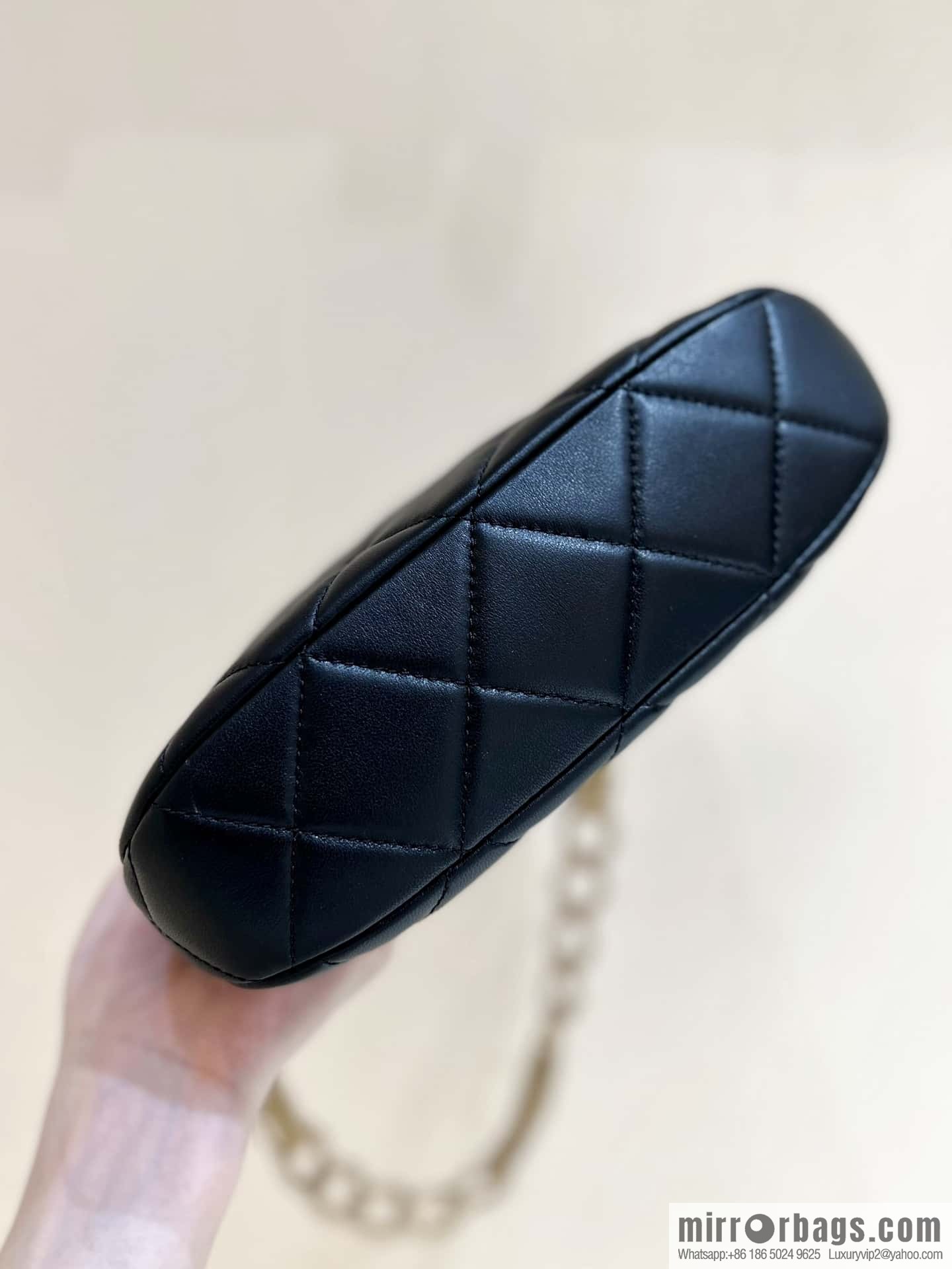 CHANEL 23A Premium Handicraft Workshop Series hobo armpit bag AS4220 black