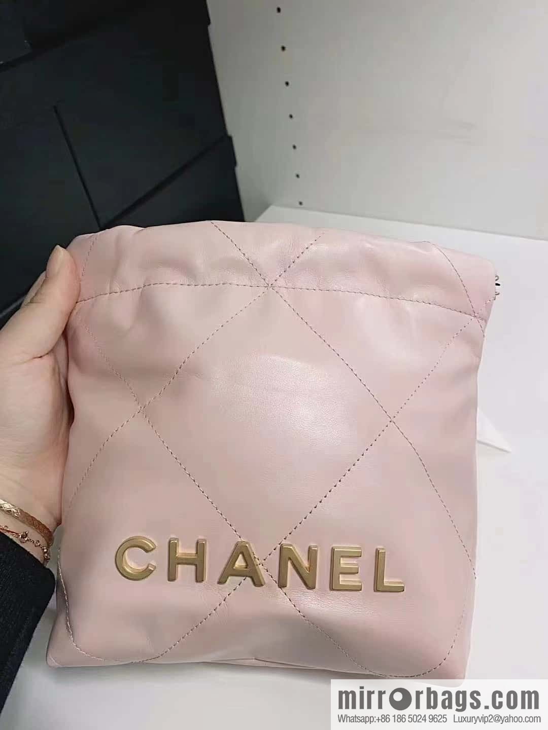 CHANEL 23S spring and summer series mini 22 bags AS3980 pink/gold buckle