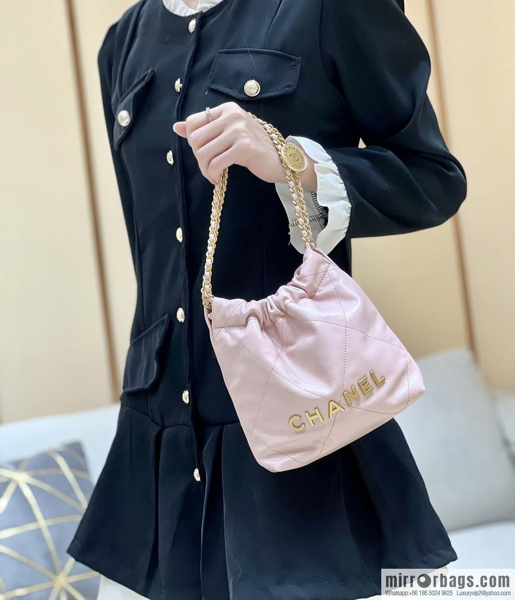 CHANEL 23S spring and summer series mini 22 bags AS3980 pink/gold buckle
