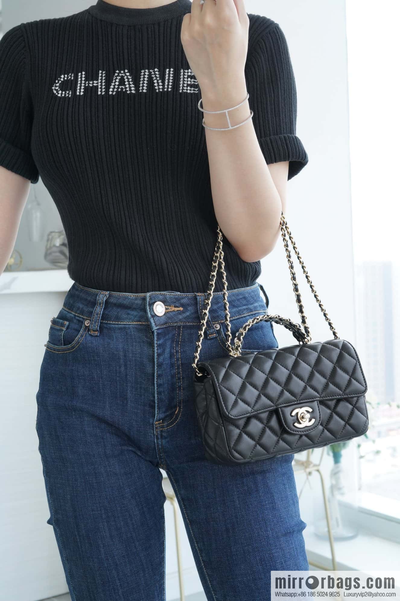 CHANEL 23A rhinestone handle cf medium black AS4141