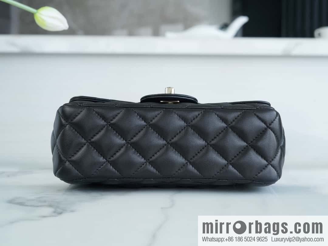 CHANEL 23A rhinestone handle cf medium black AS4141