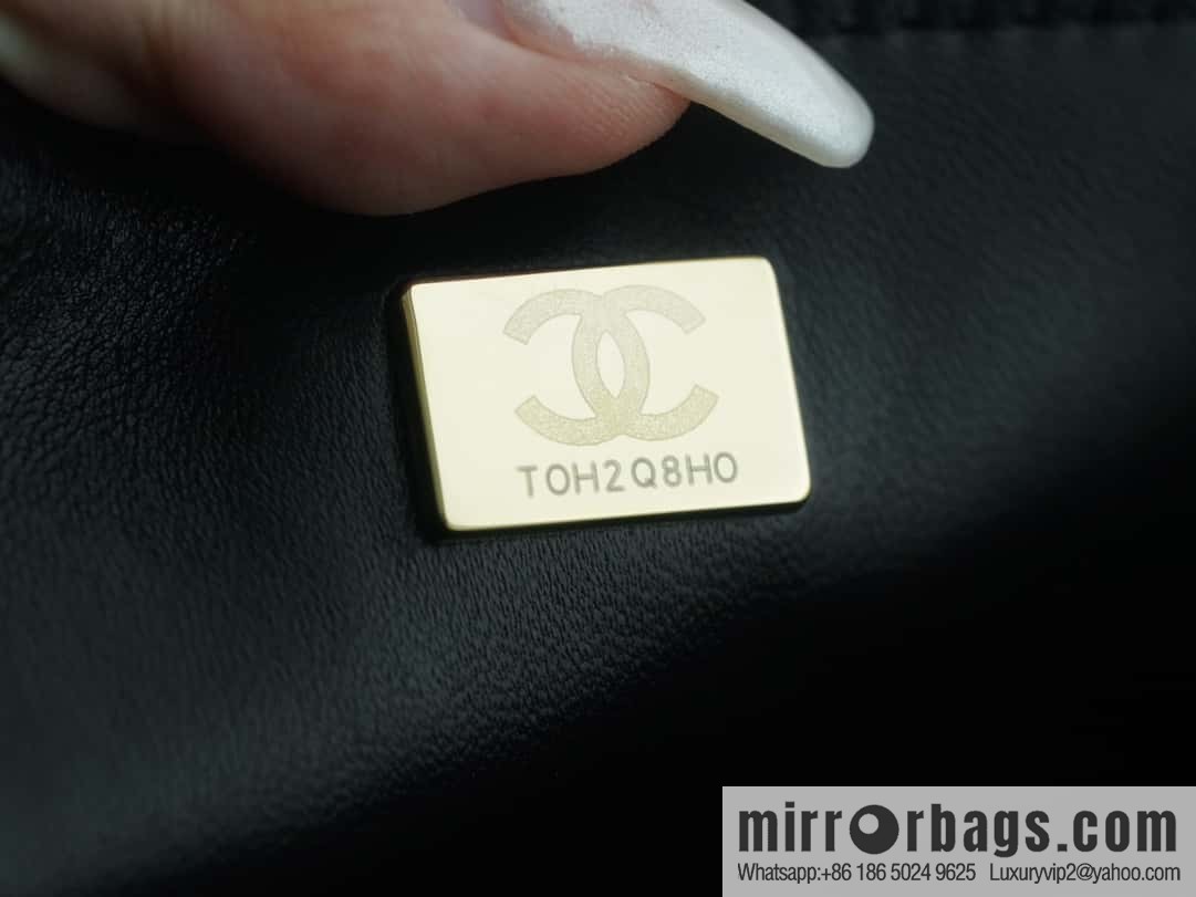 CHANEL 23A rhinestone handle cf medium black AS4141