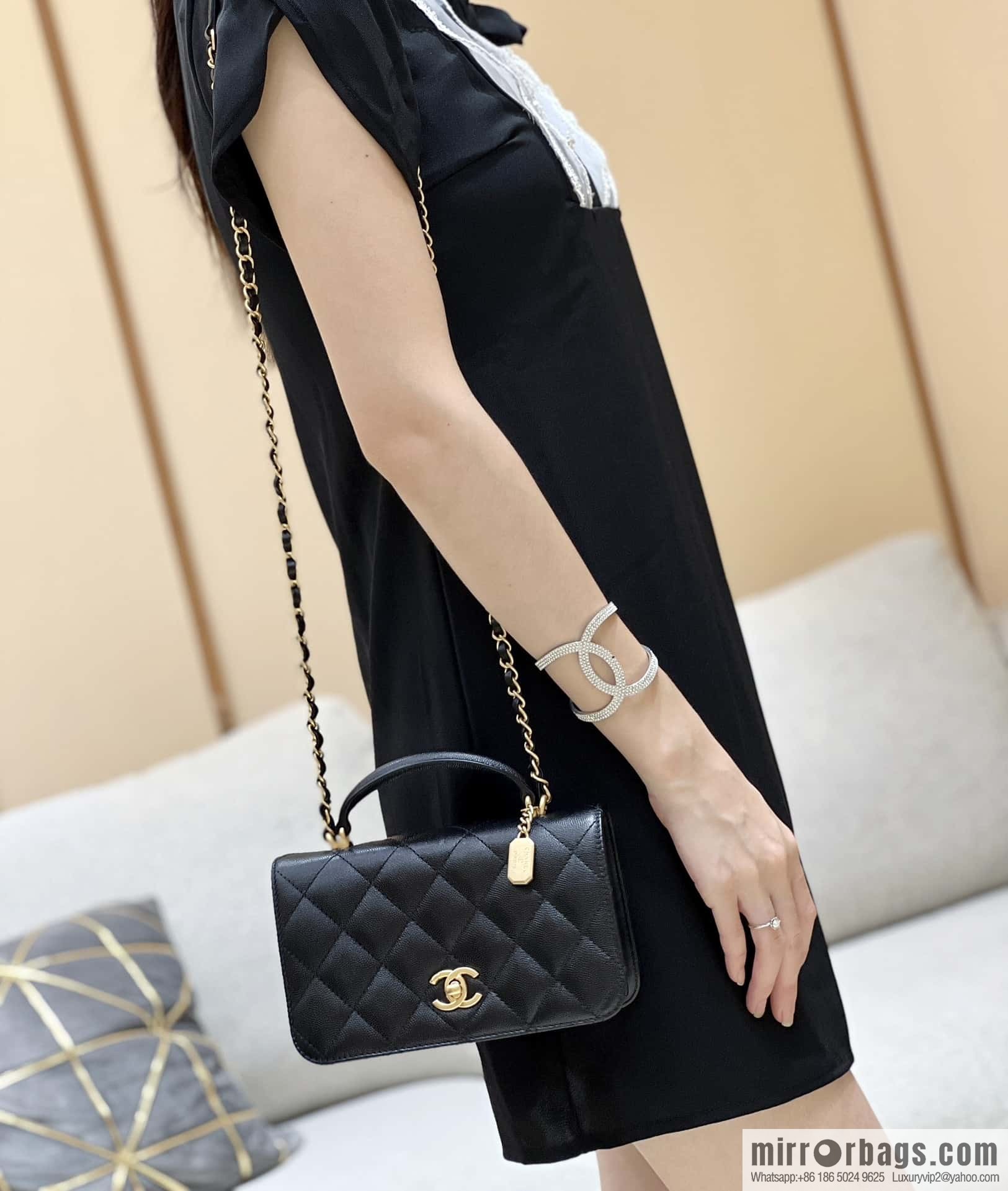 CHANEL 23B autumn and winter trailer series, hidden lychee leather organ bag AS4284