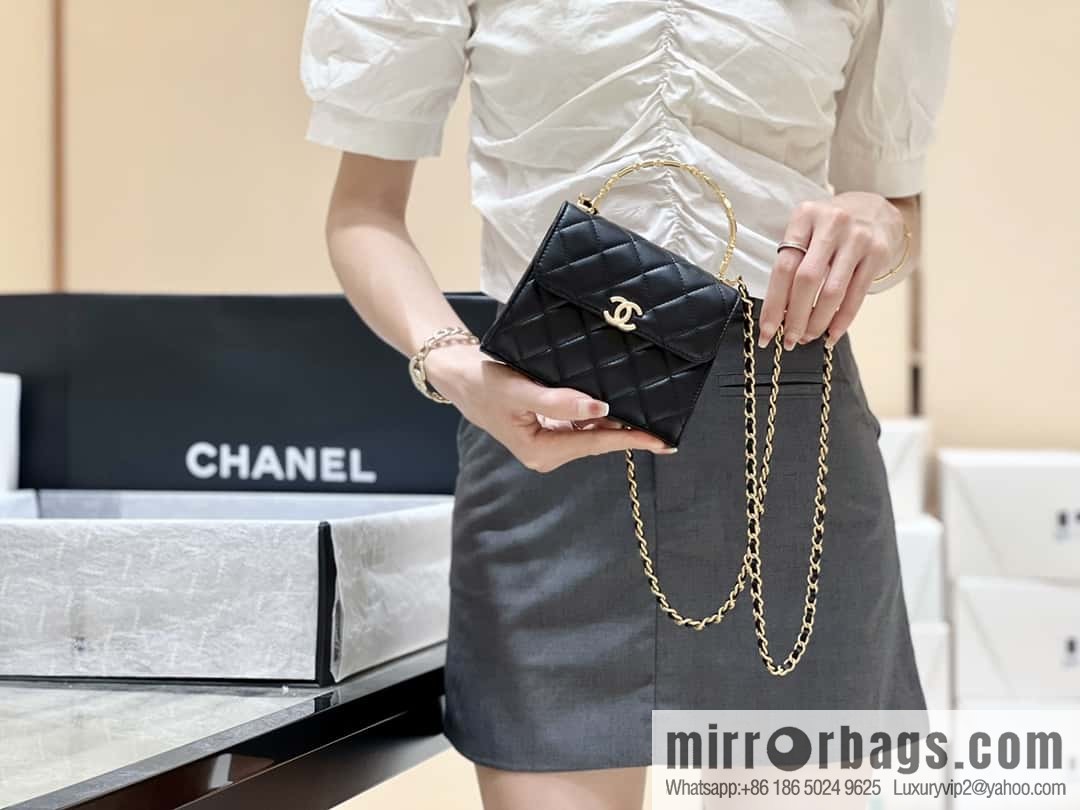 CHANEL 22b autumn and winter new trailer series Kelly enamel handle bag AP2945