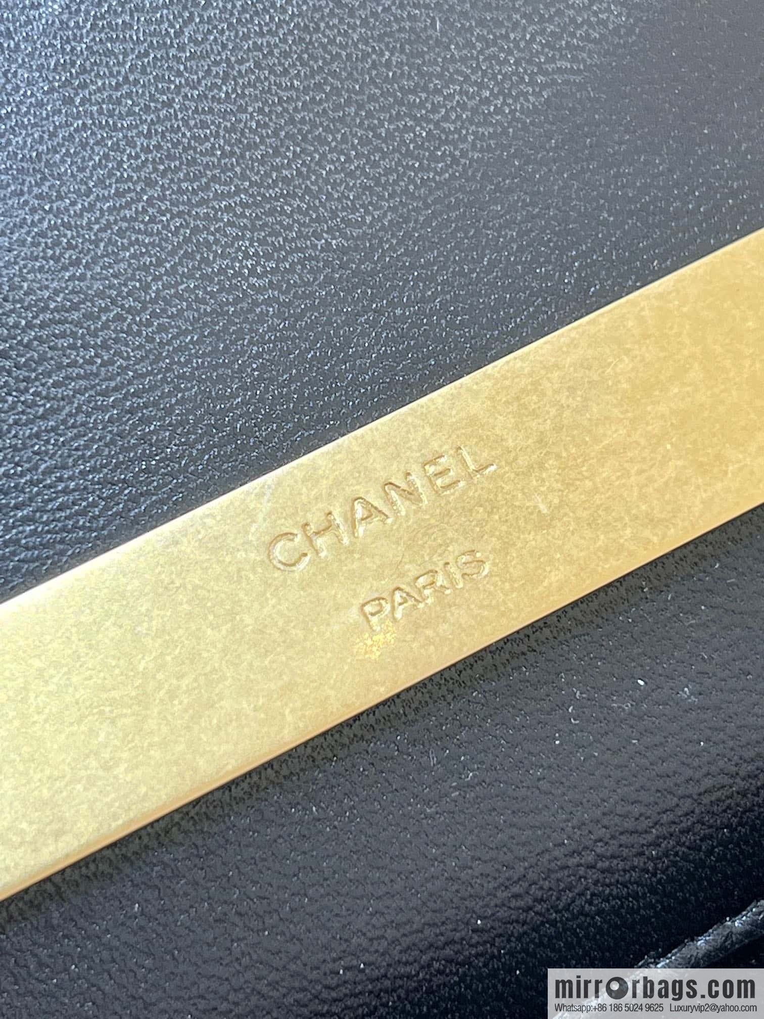 CHANEL 22b autumn and winter new trailer series Kelly enamel handle bag AP2945