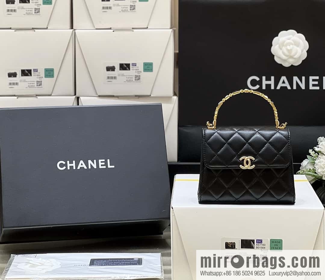 CHANEL 22b autumn and winter new trailer series Kelly enamel handle bag AP2945