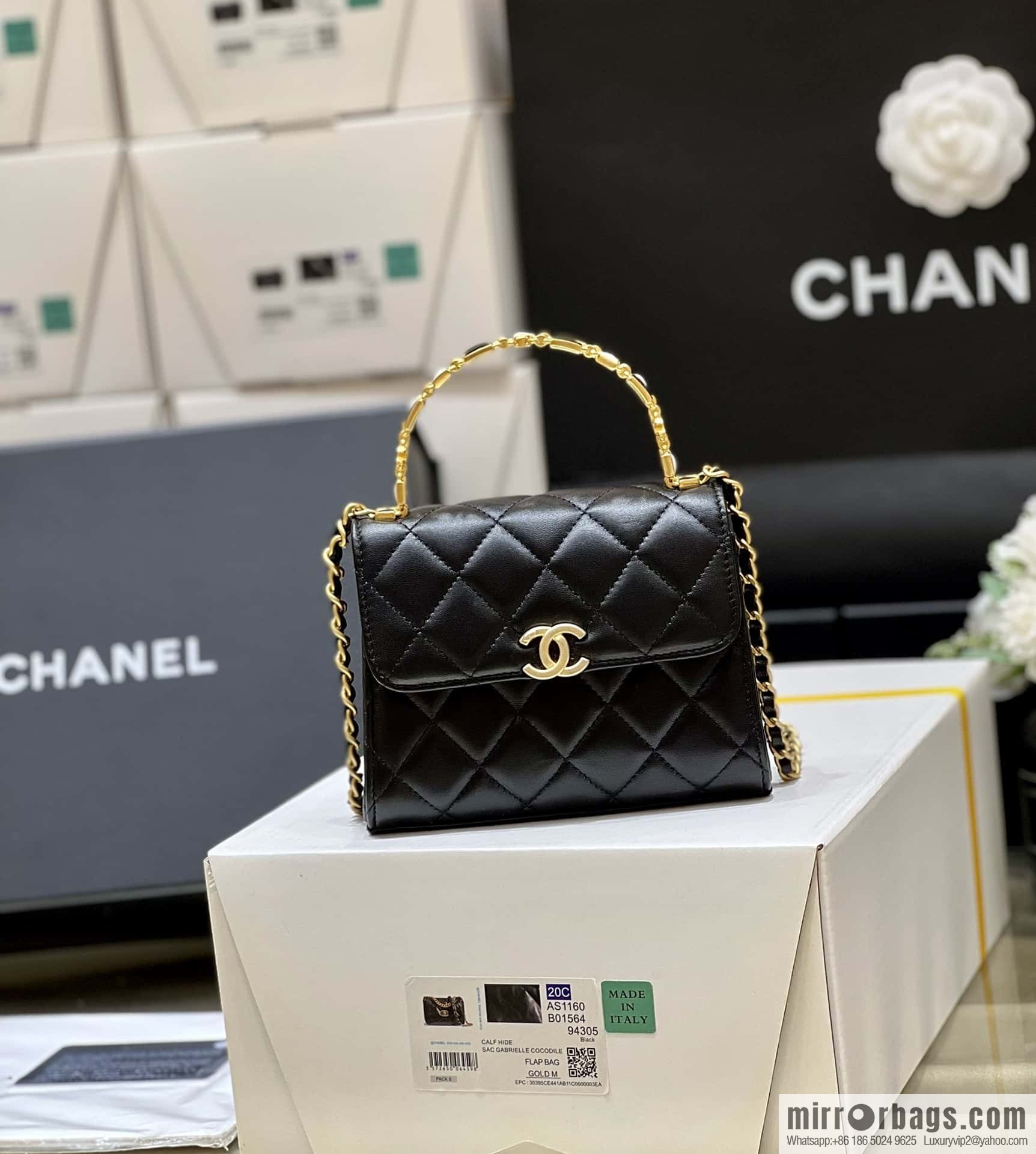 CHANEL 22b autumn and winter new trailer series Kelly enamel handle bag AP2945