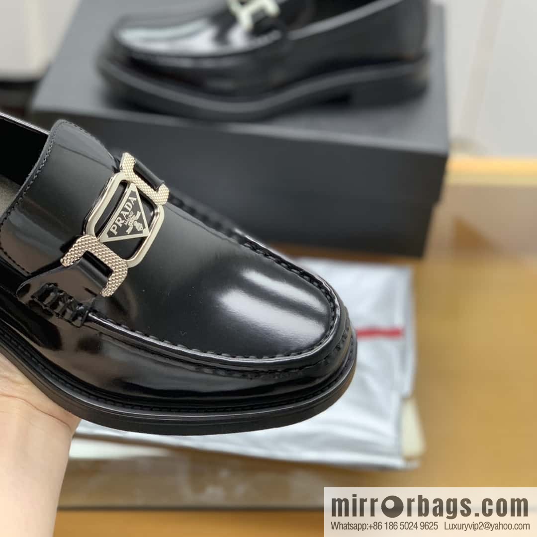 PRADA Prada men's loafers crafted in black smooth cow leather (fabric)
