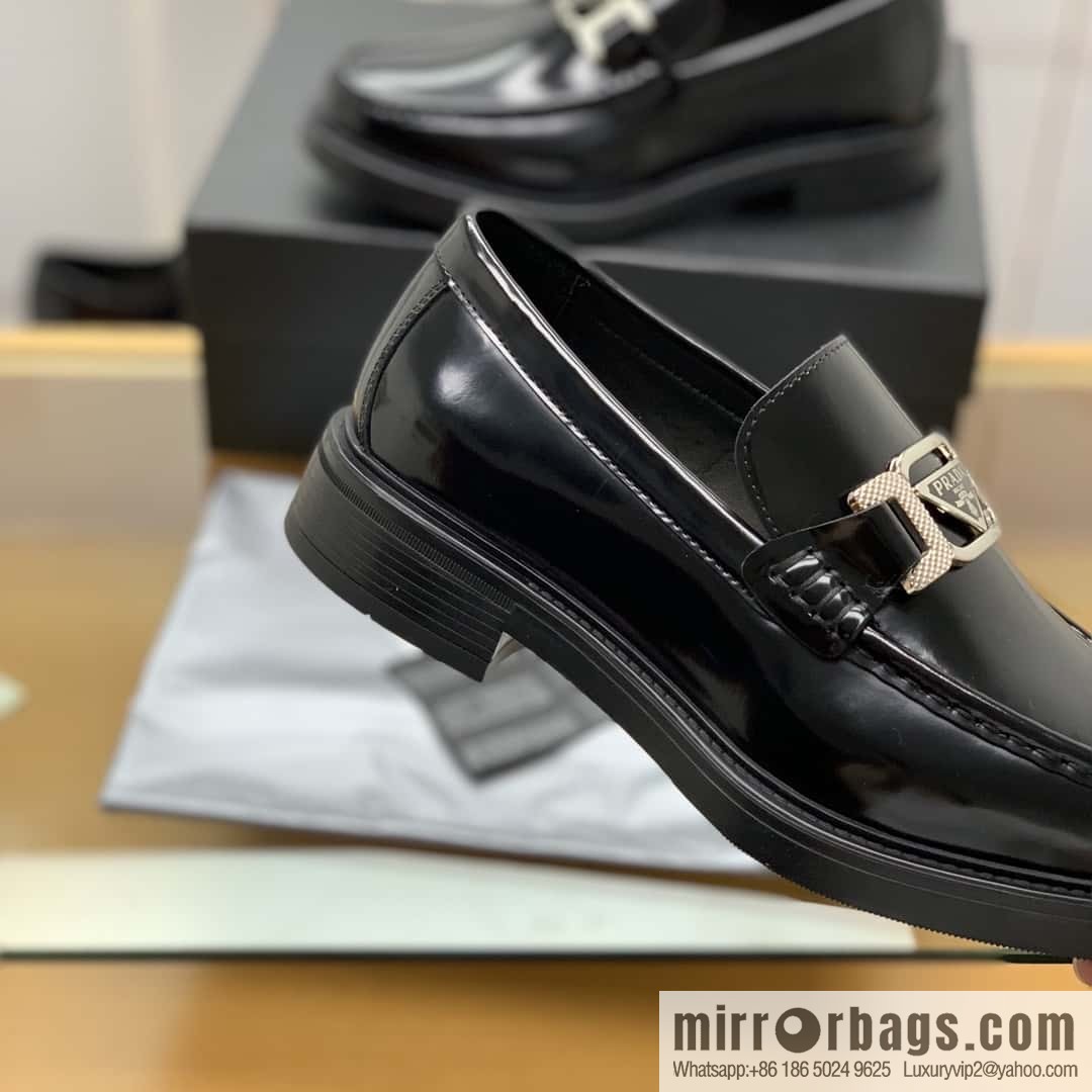 PRADA Prada men's loafers crafted in black smooth cow leather (fabric)