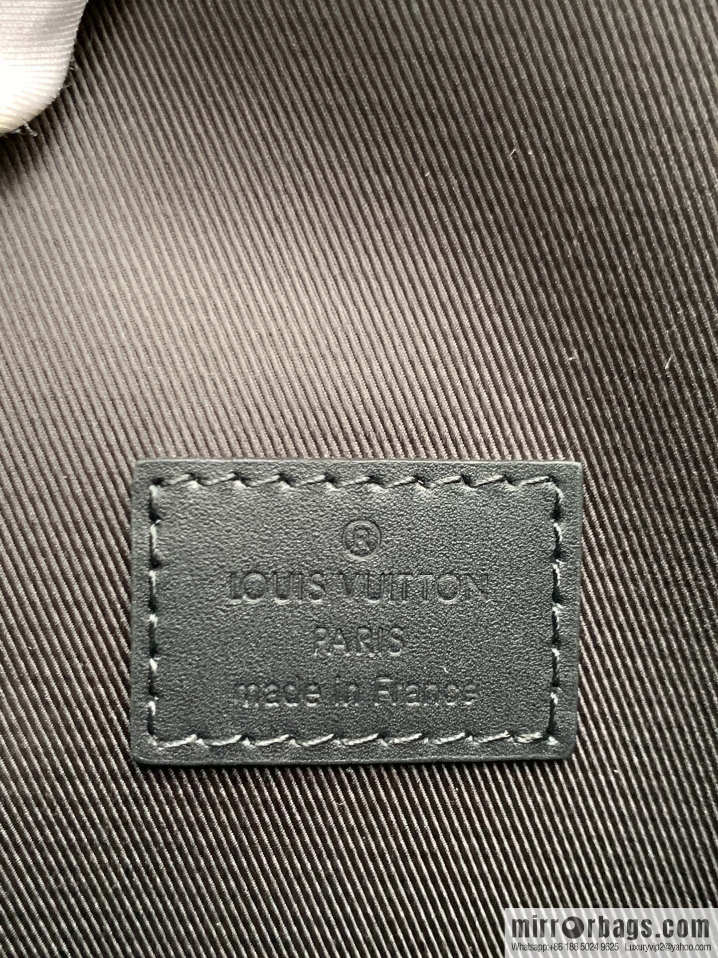 LV M46442 ARCHY small messenger bag