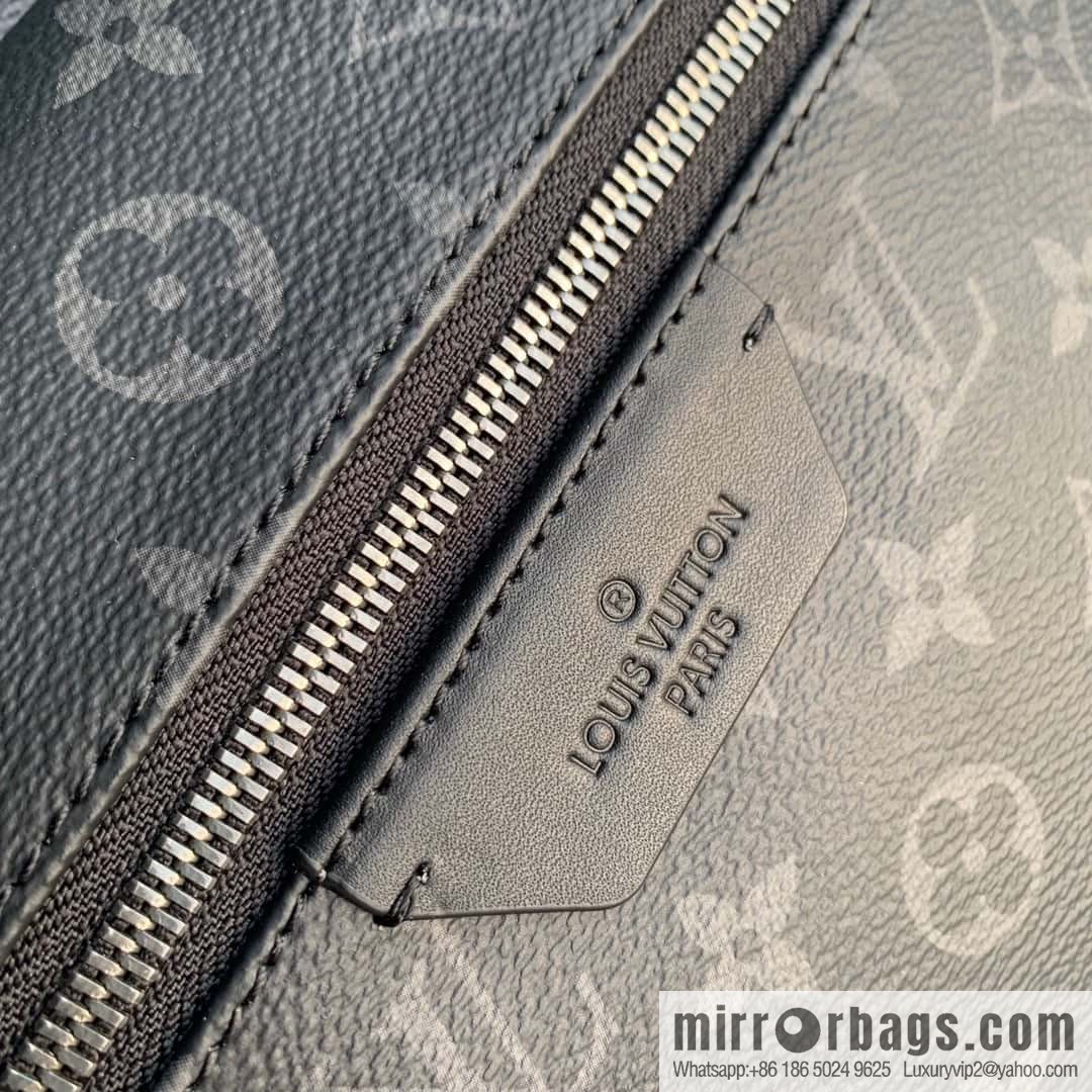 LV M22558 DISCOVERY S backpack