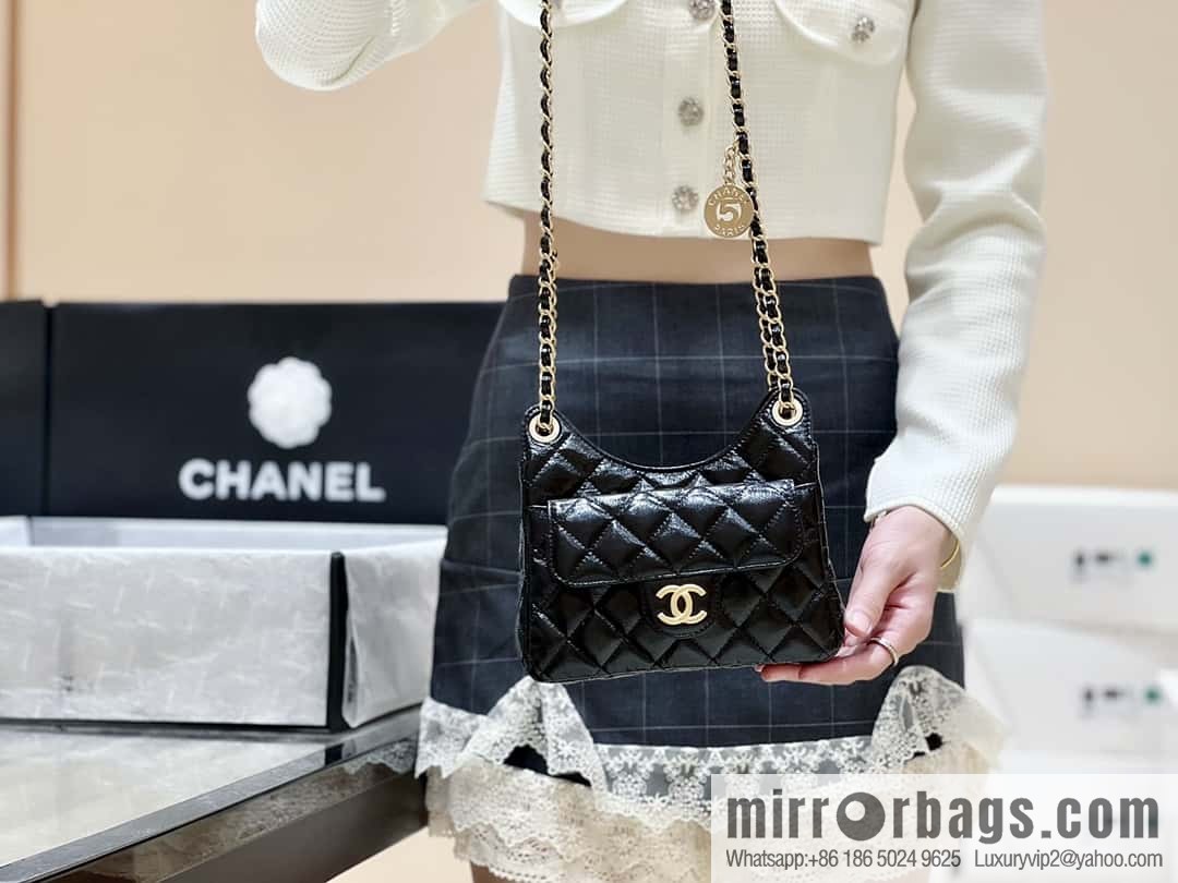 CHANEL 23C early spring vacation new No. 5 gold coin tag hobo hippie bag AS3710