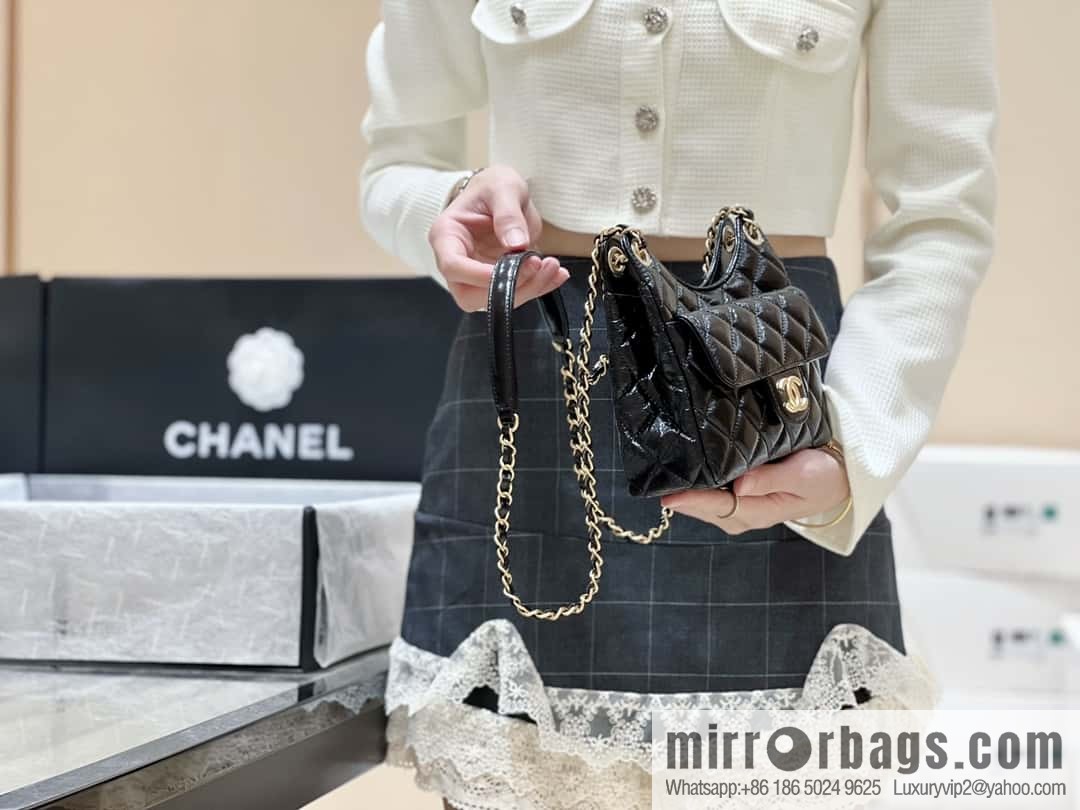 CHANEL 23C early spring vacation new No. 5 gold coin tag hobo hippie bag AS3710