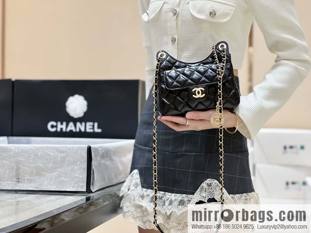 CHANEL 23C early spring vacation new No. 5 gold coin tag hobo hippie bag AS3710