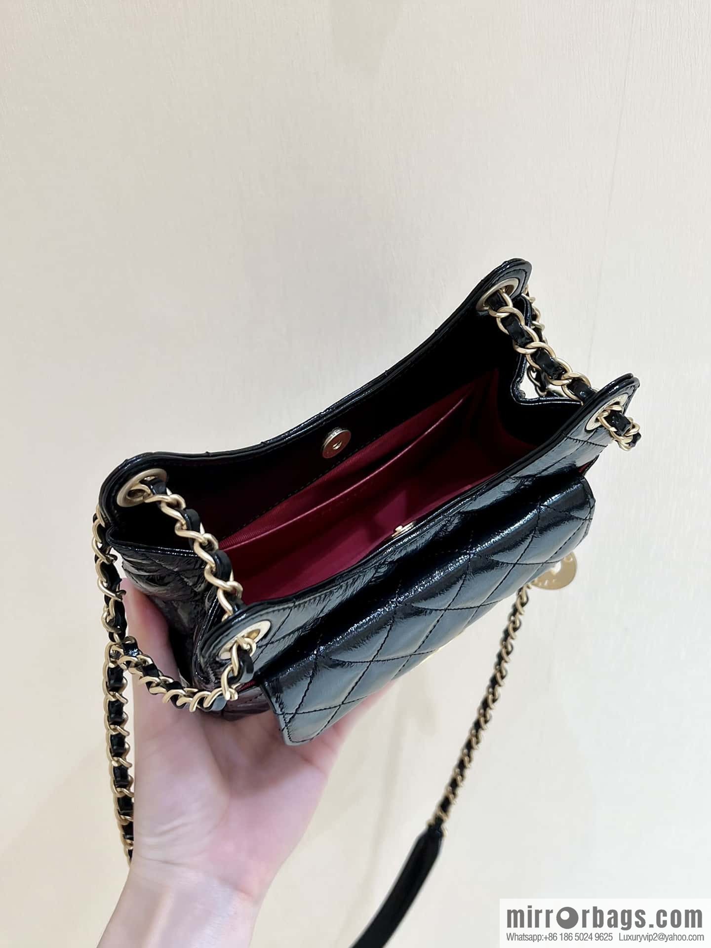 CHANEL 23C early spring vacation new No. 5 gold coin tag hobo hippie bag AS3710