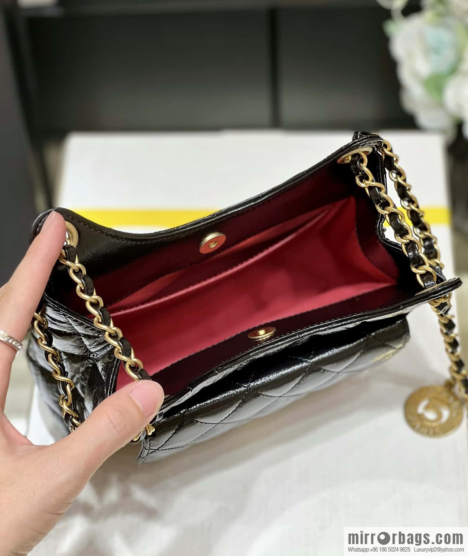 CHANEL 23C early spring vacation new No. 5 gold coin tag hobo hippie bag AS3710