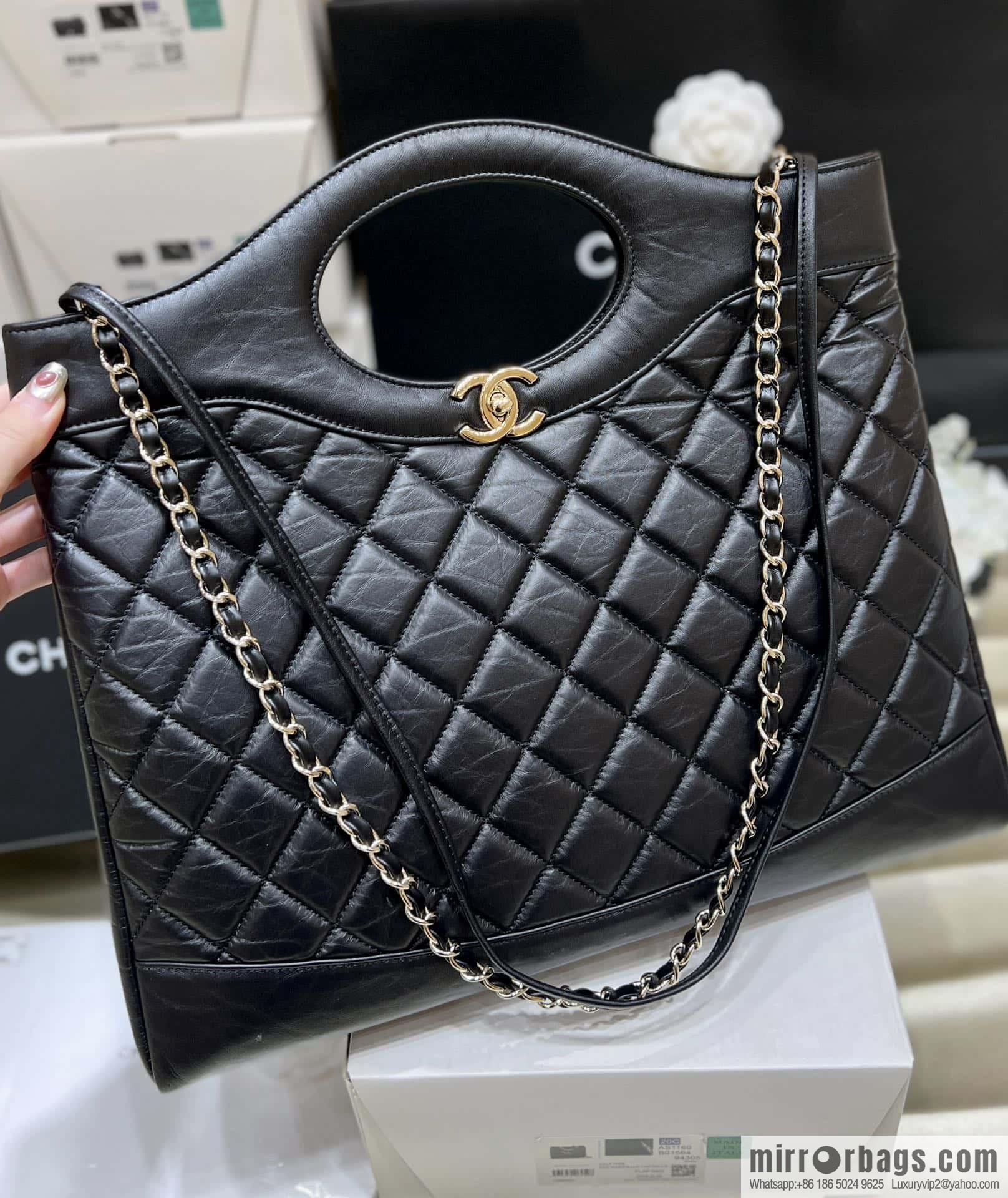 CHANEL 23A Superior Handicraft Series 31bag Large AS1010 black