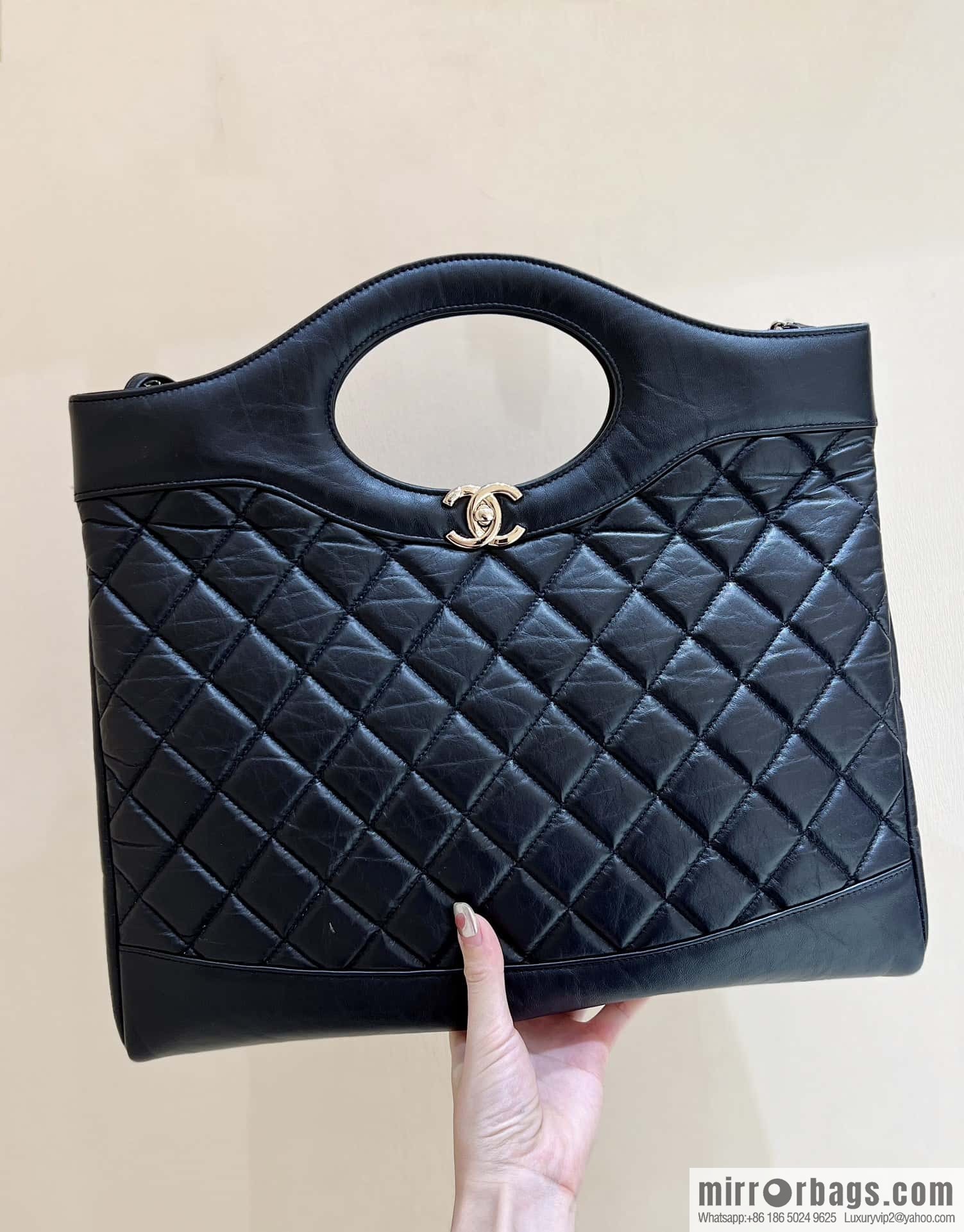 CHANEL 23A Superior Handicraft Series 31bag Large AS1010 black