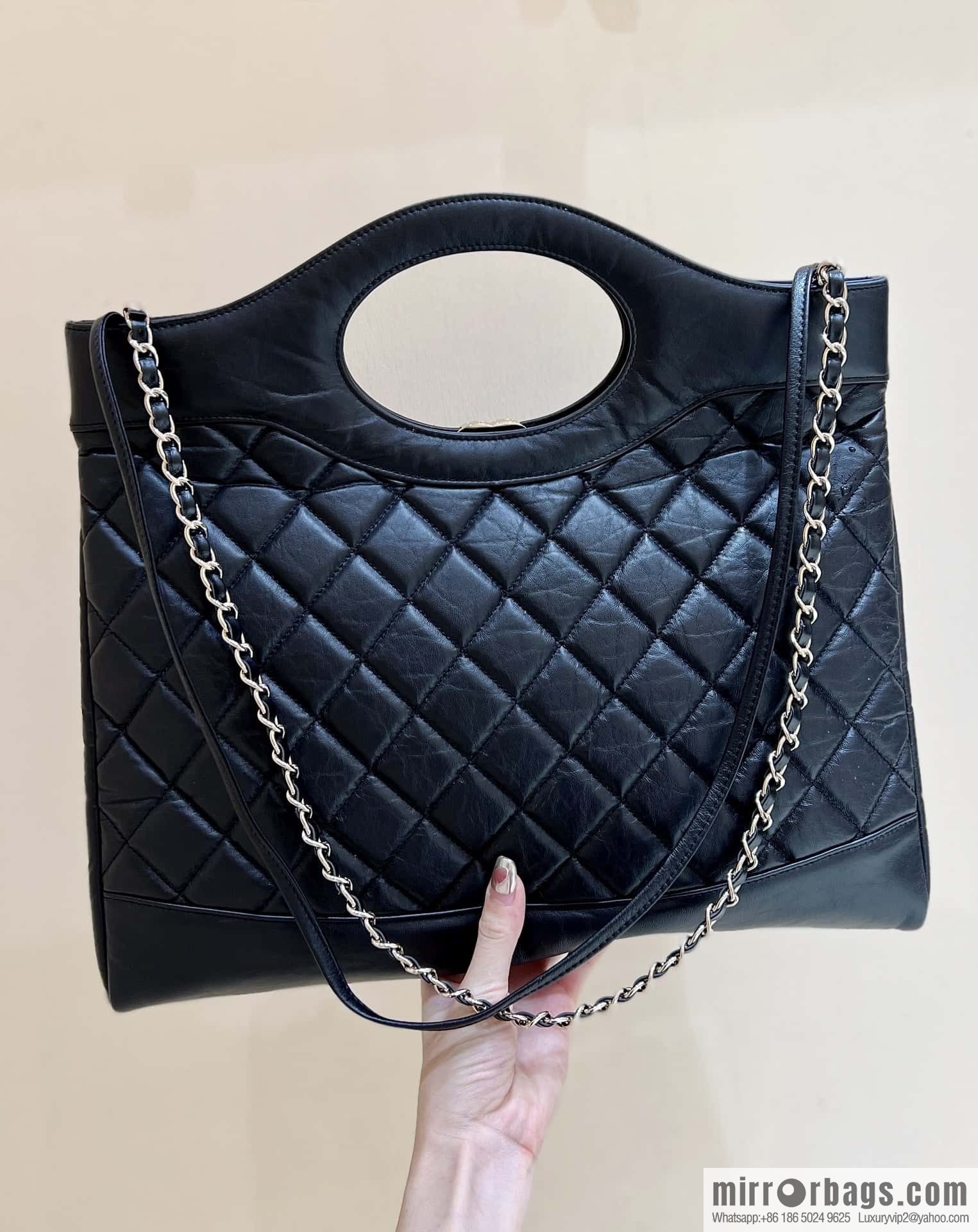 CHANEL 23A Superior Handicraft Series 31bag Large AS1010 black