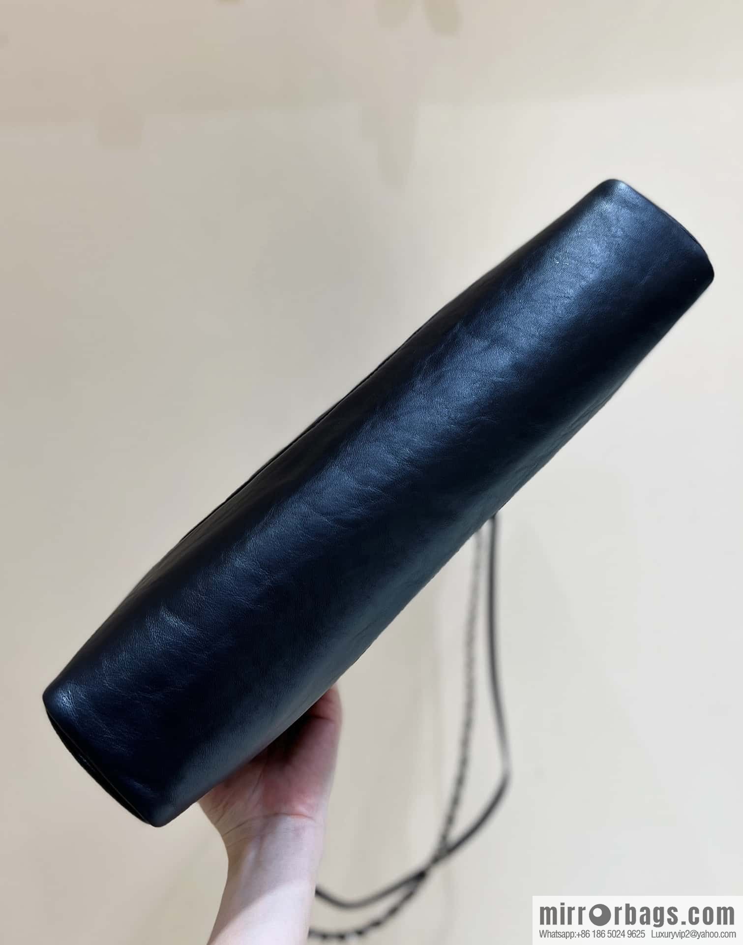 CHANEL 23A Superior Handicraft Series 31bag Large AS1010 black