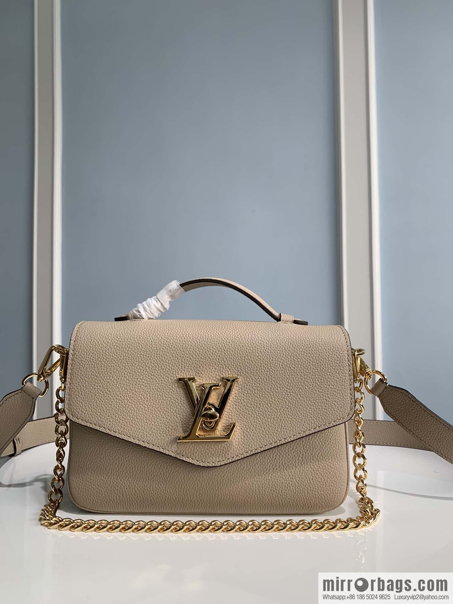 LV M22792 Oxford