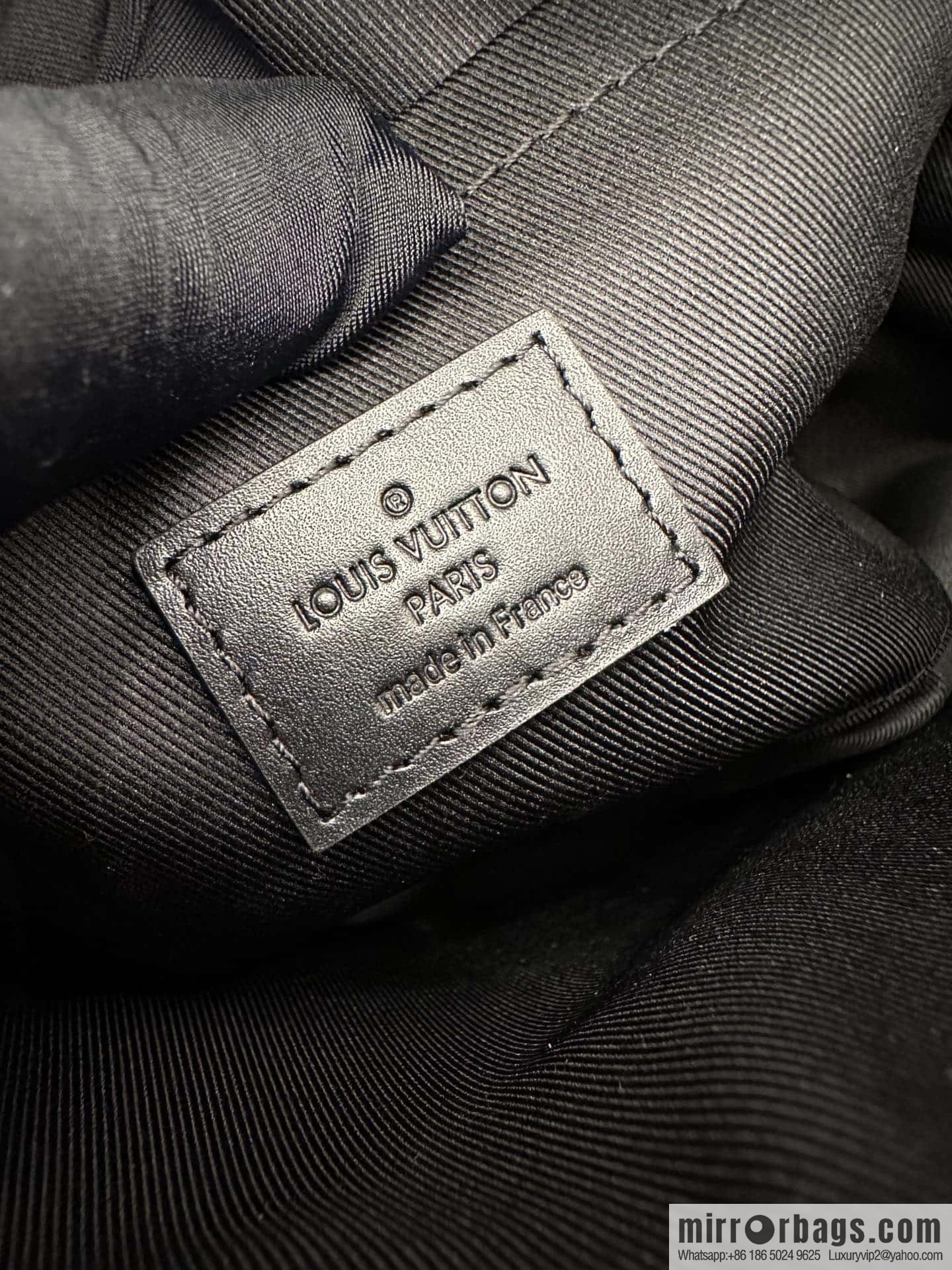 LV M45806 S Lock Messenger