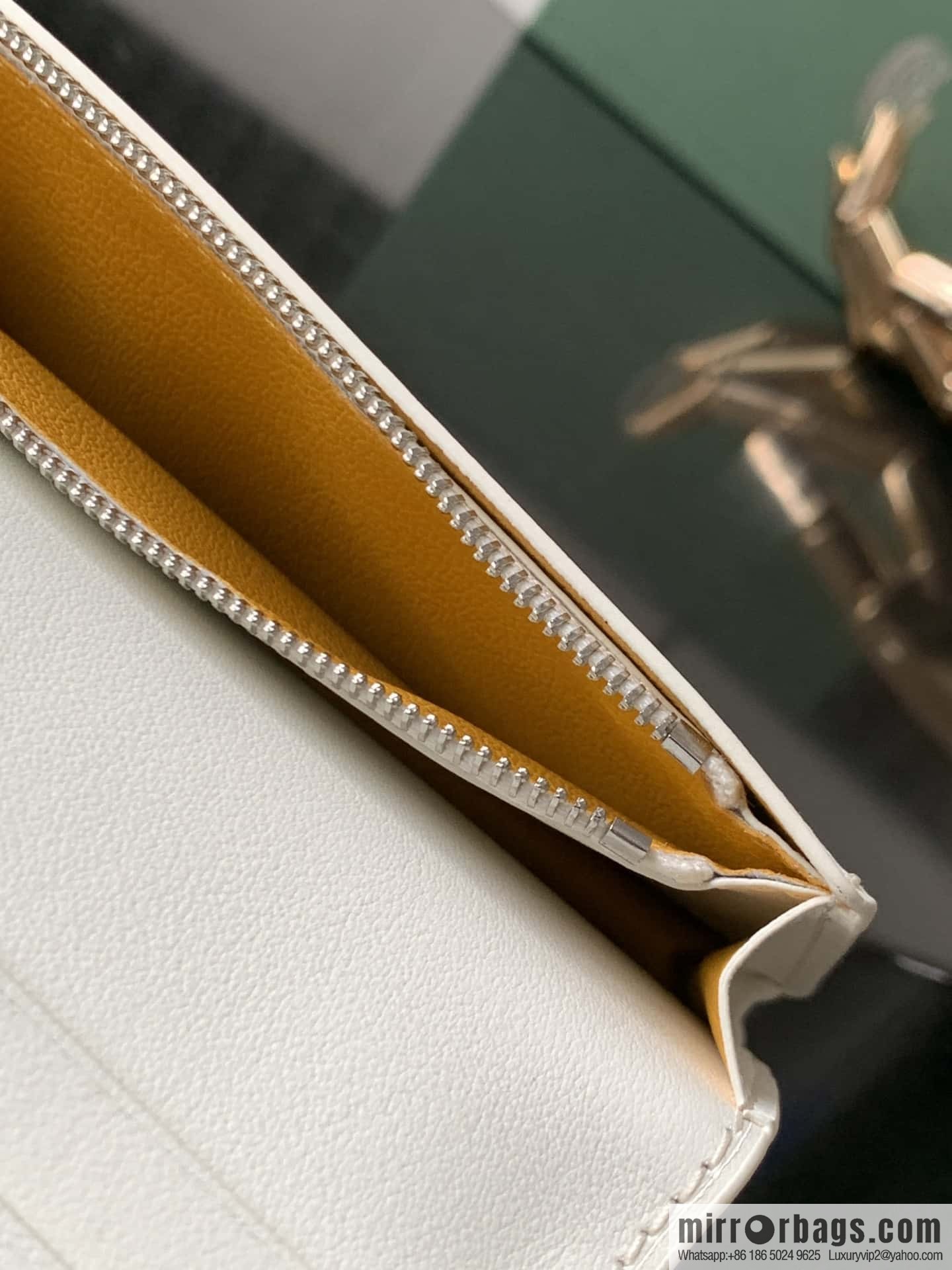 Goyard GOYARD · suit clip 7709