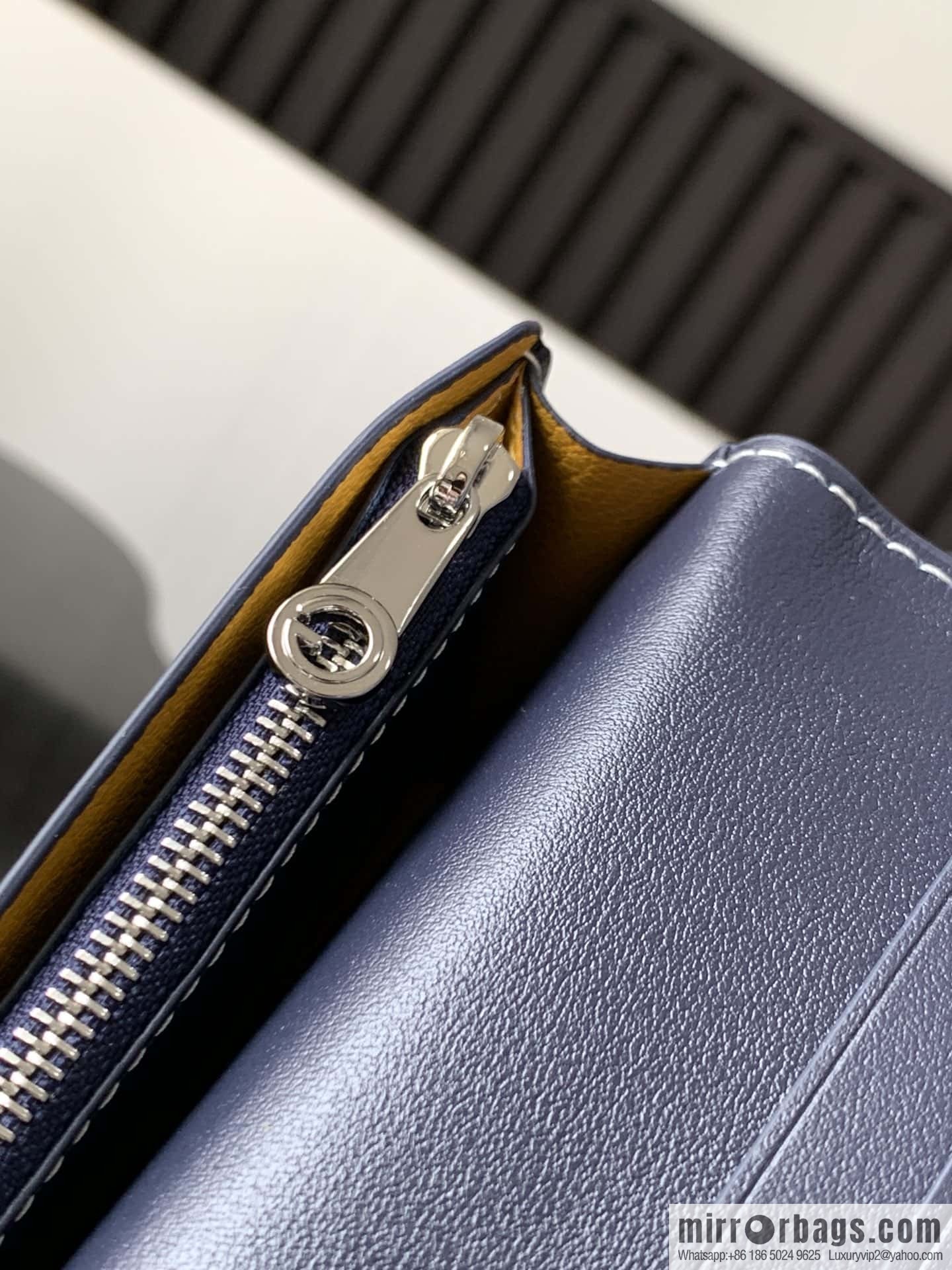 Goyard GOYARD · suit clip 7709