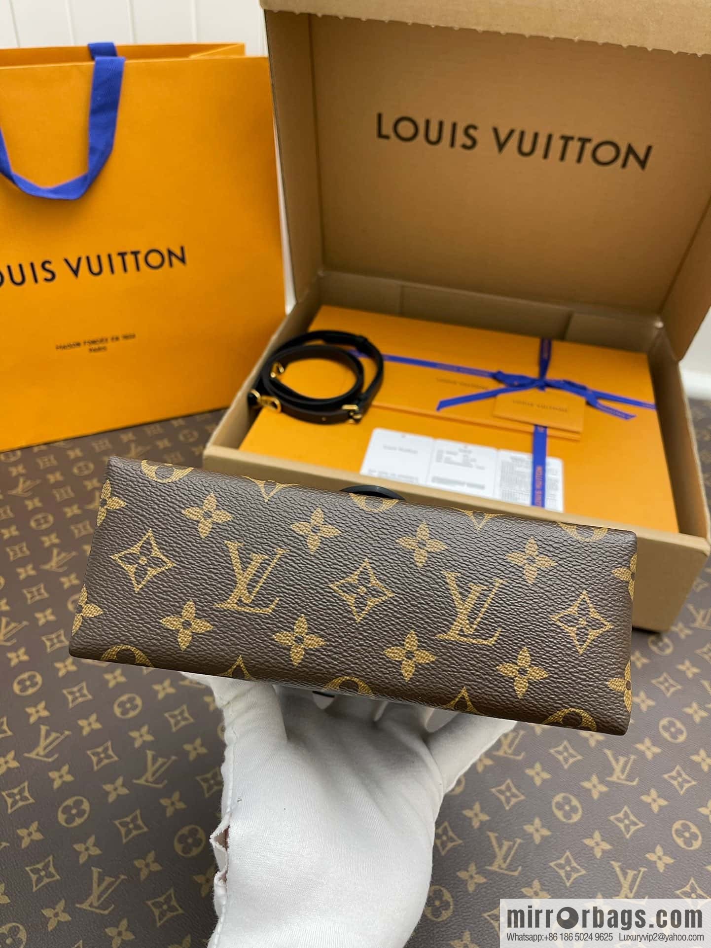 LV M44141 Locky BB