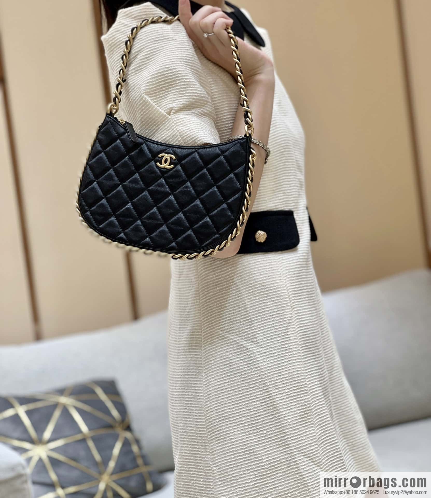 CHANEL 23B autumn and winter trailer series hobo armpit bag AS4378
