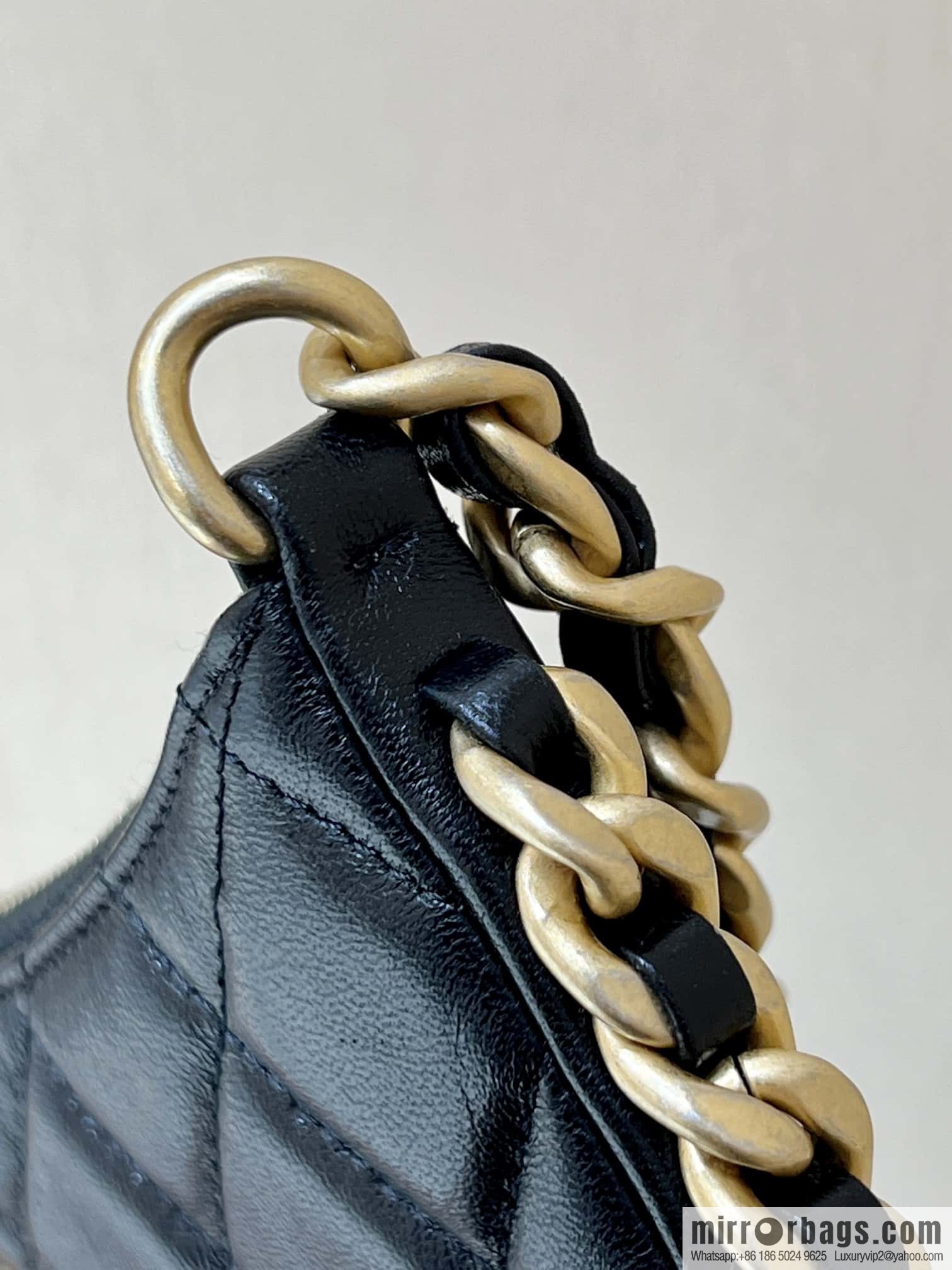 CHANEL 23B autumn and winter trailer series hobo armpit bag AS4378