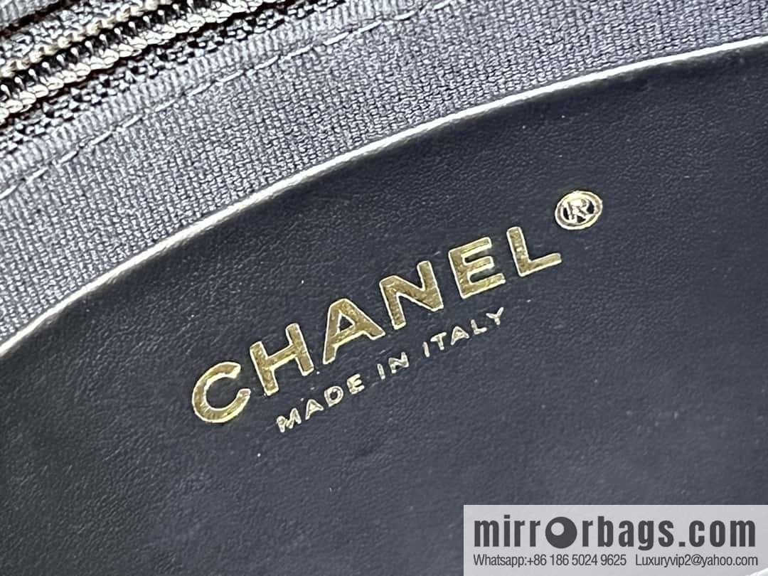 CHANEL 23B autumn and winter trailer series hobo armpit bag AS4378