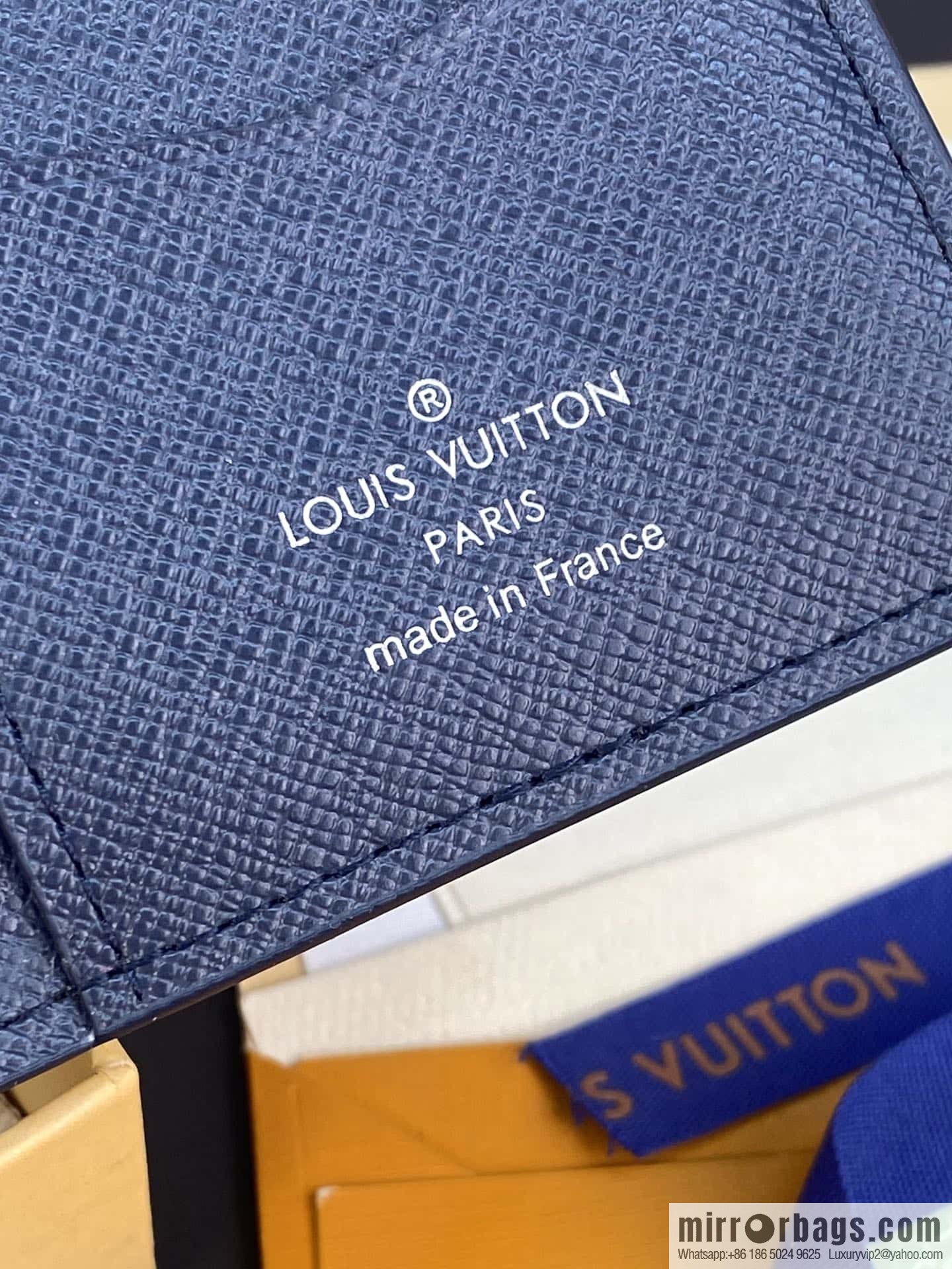 LV M82308 Pocket Organizer