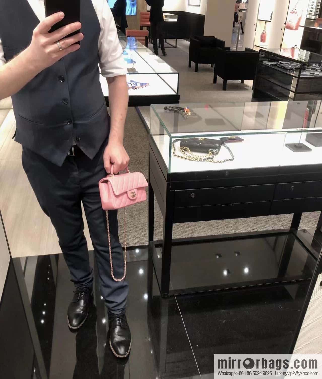 CHANEL classic cf mini handle 20CM AS2431 pink