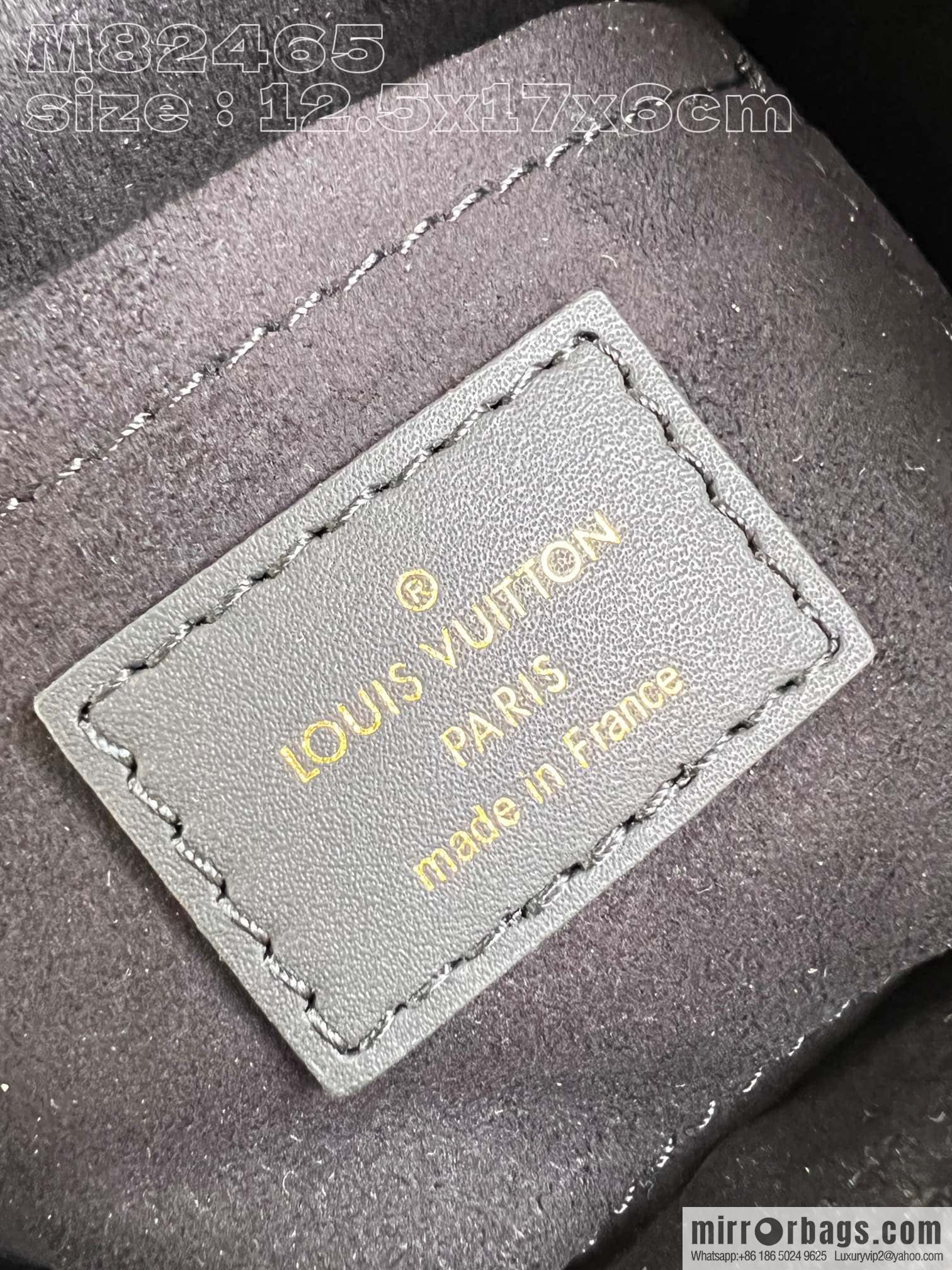 LV M82465 Camera Box