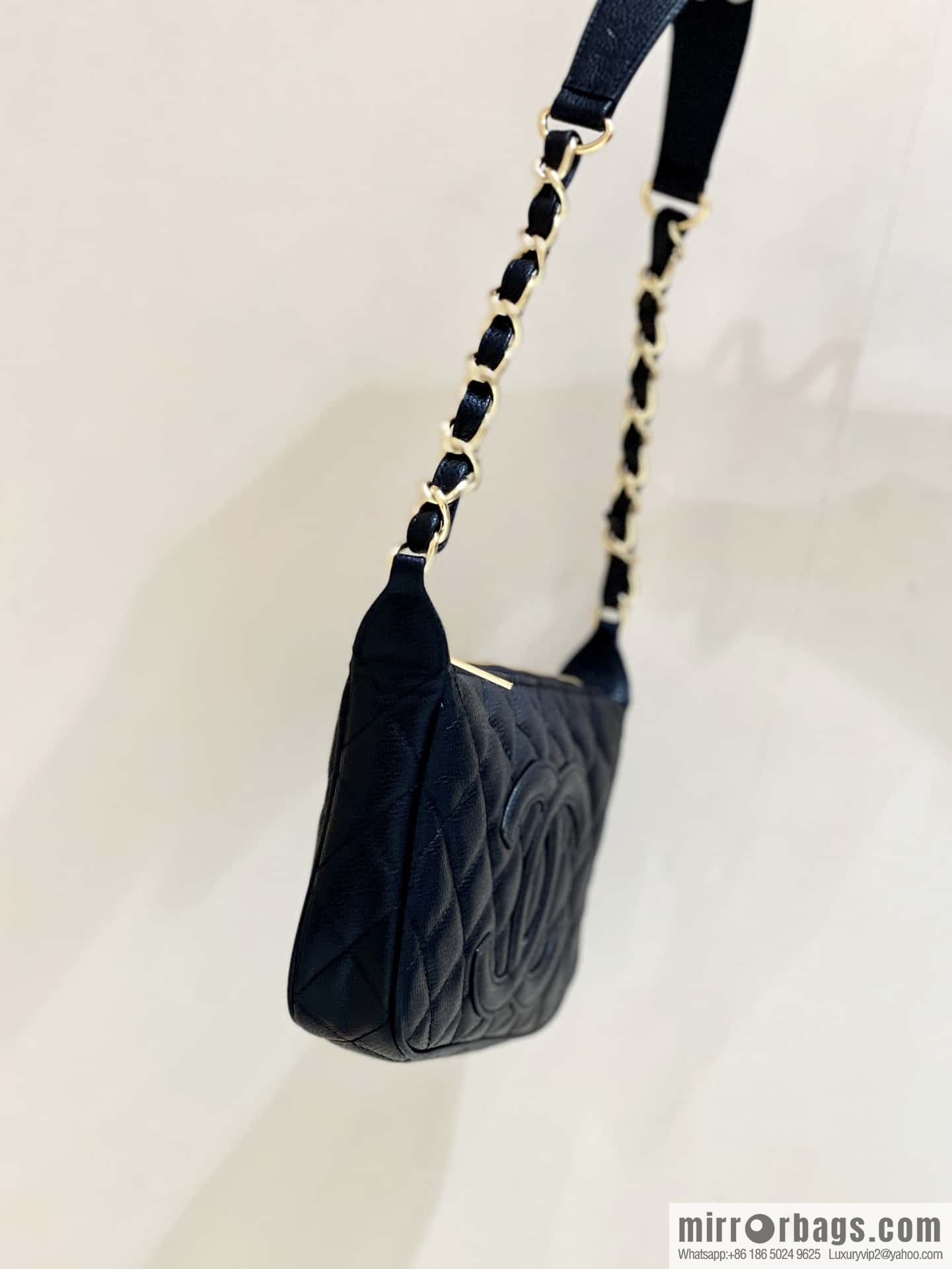 CHANEL CNNe same popular medieval armpit bag A50920 black