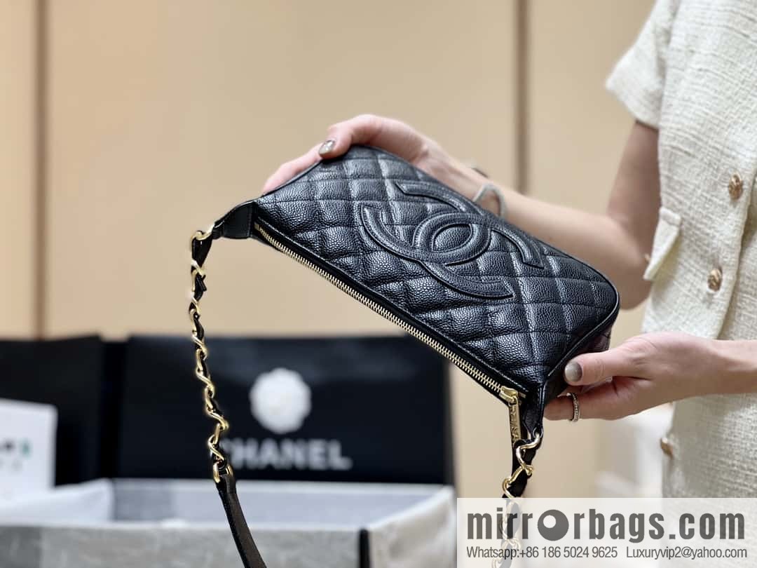 CHANEL CNNe same popular medieval armpit bag A50920 black