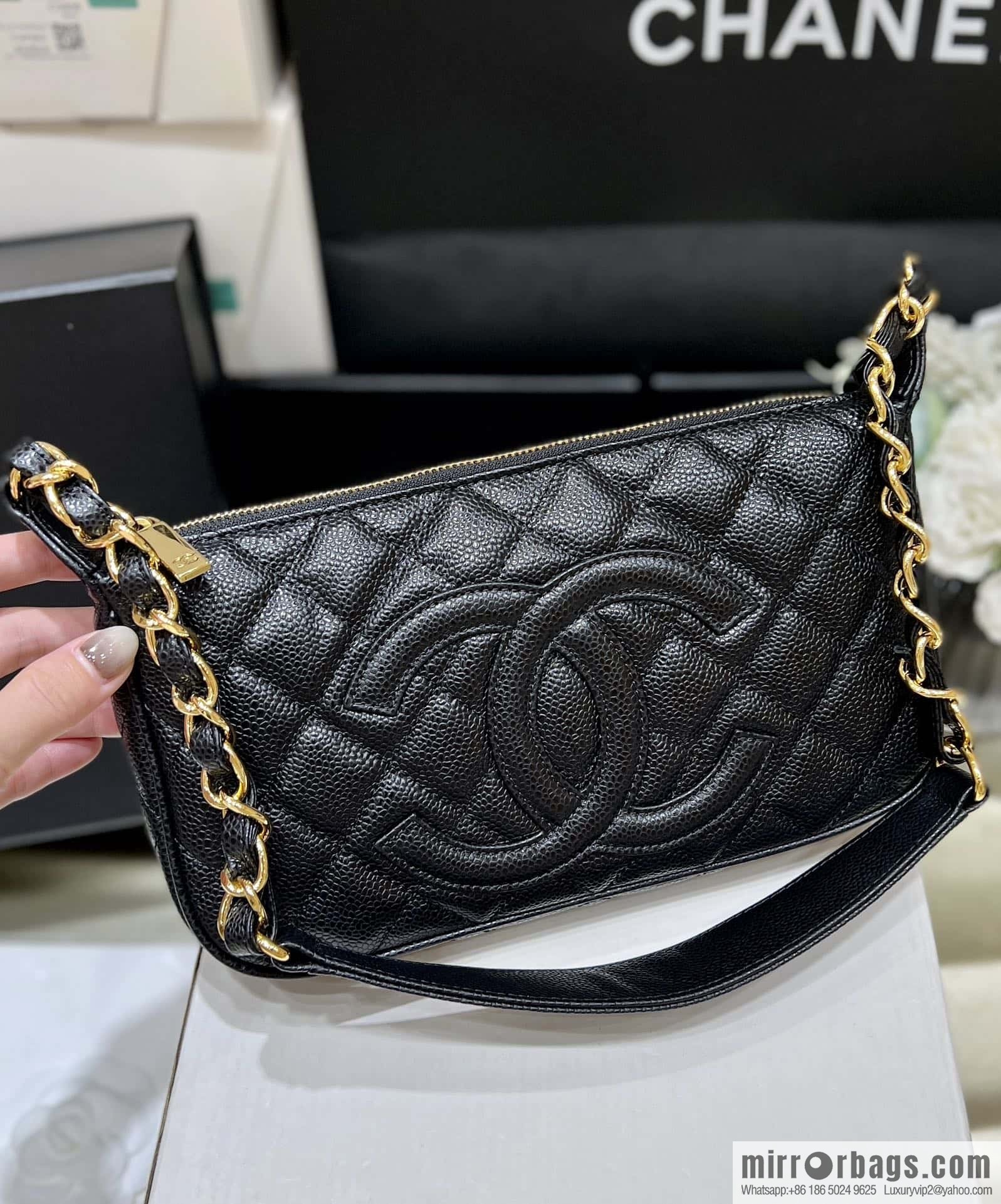 CHANEL CNNe same popular medieval armpit bag A50920 black