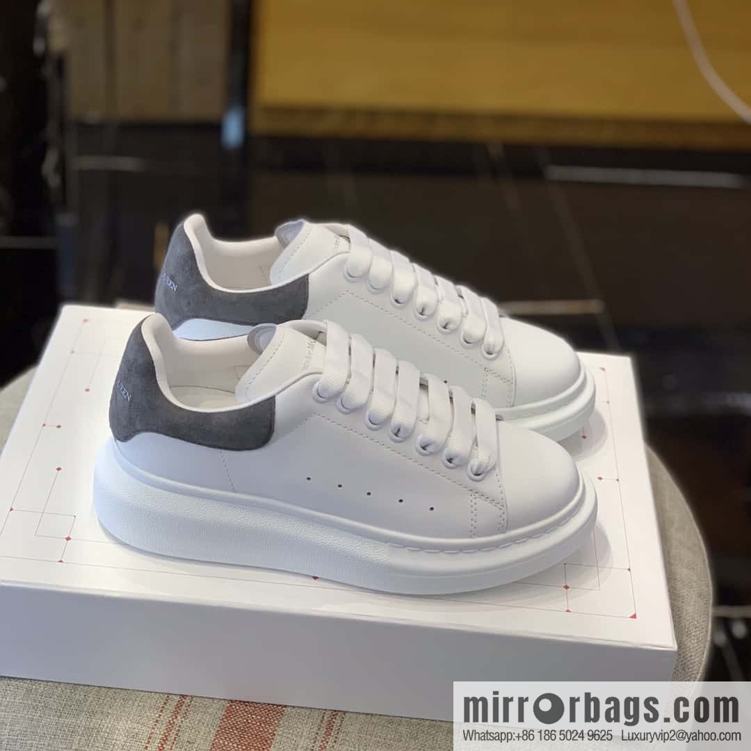 Alexander McQueen Alexander McQueen Dark Grey Fleece Tail Unisex Sneakers