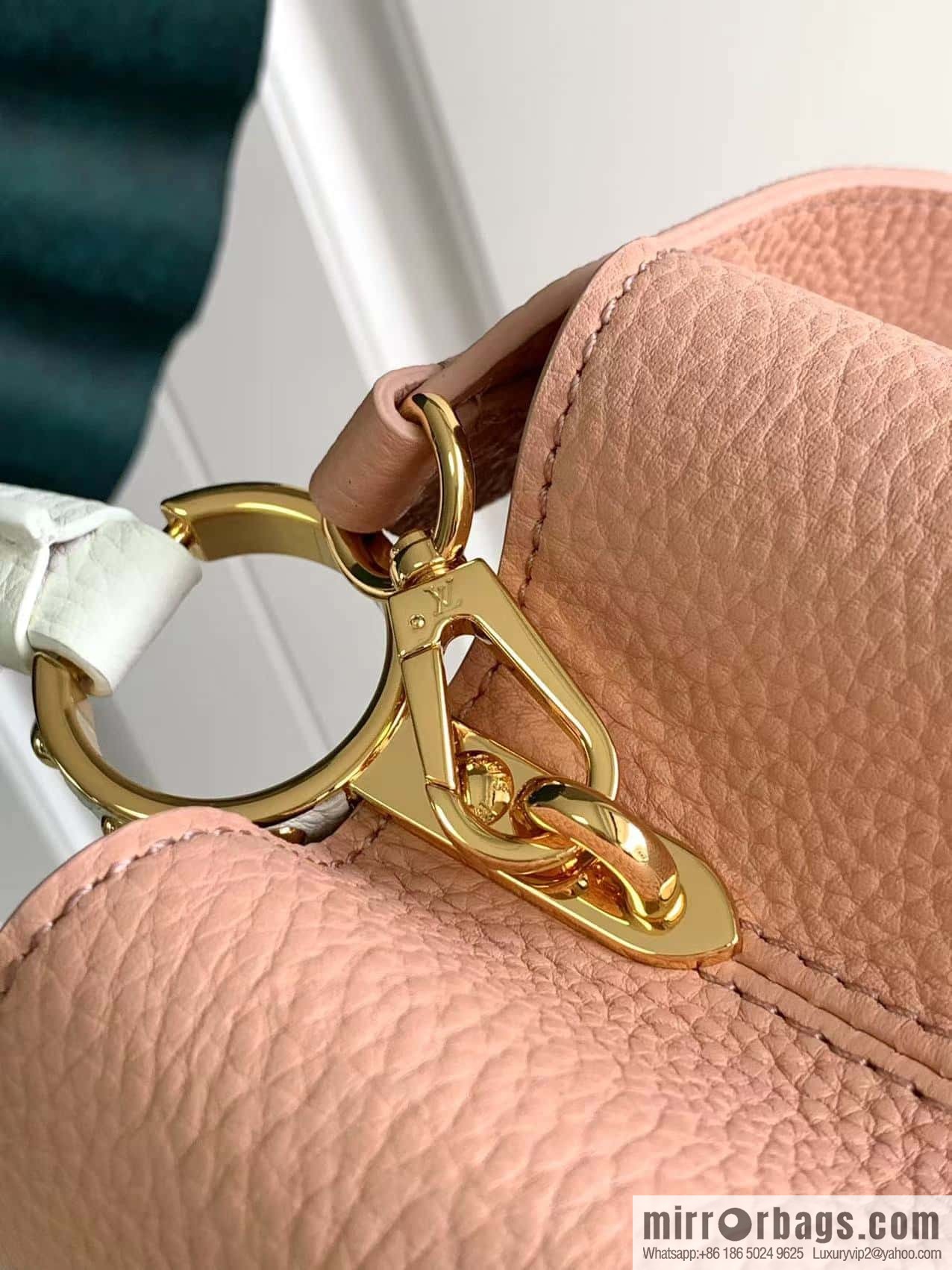 LV M21045 CAPUCINES BB handbag