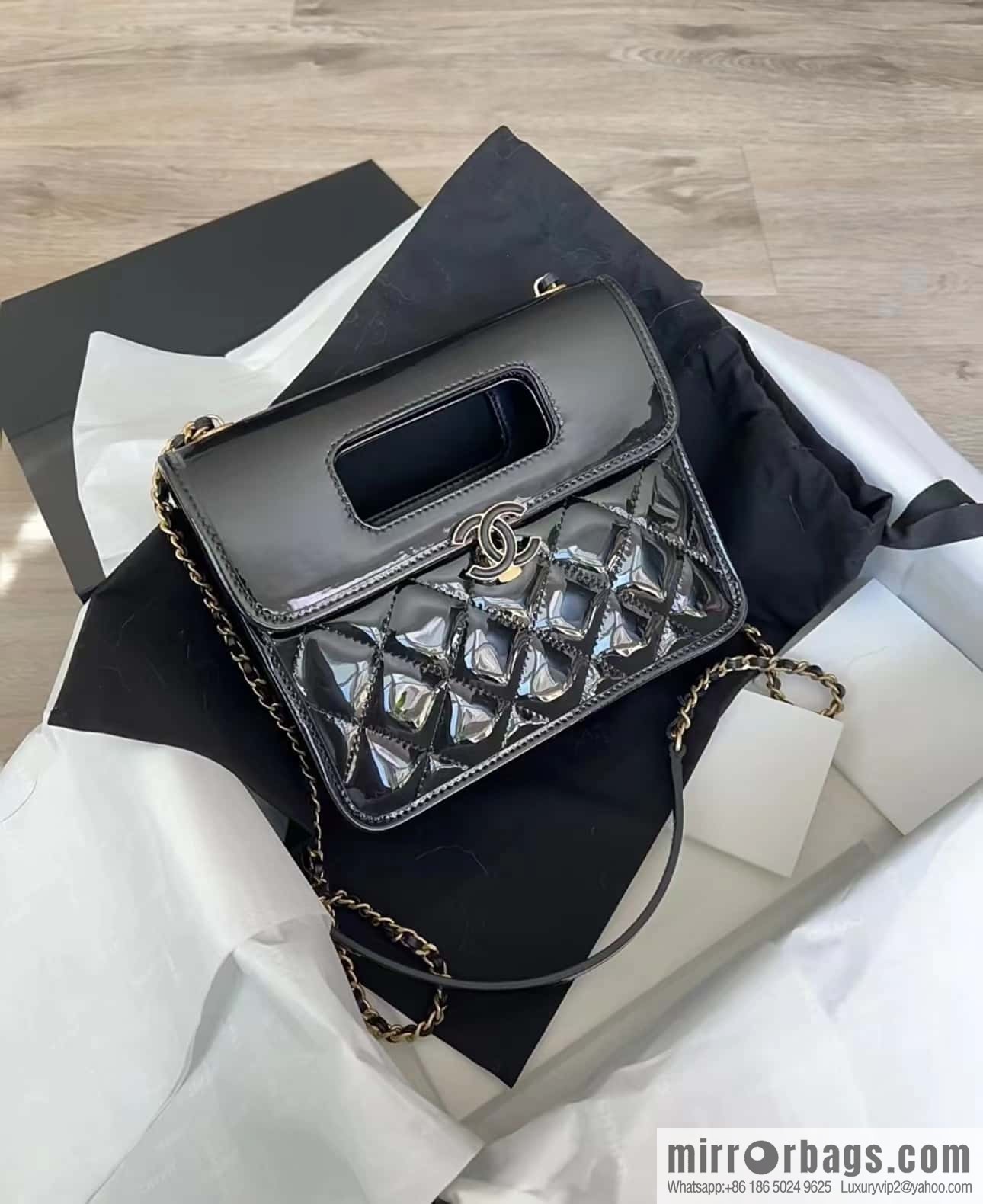CHANEL 23S spring and summer series patent leather envelope bag AS4025