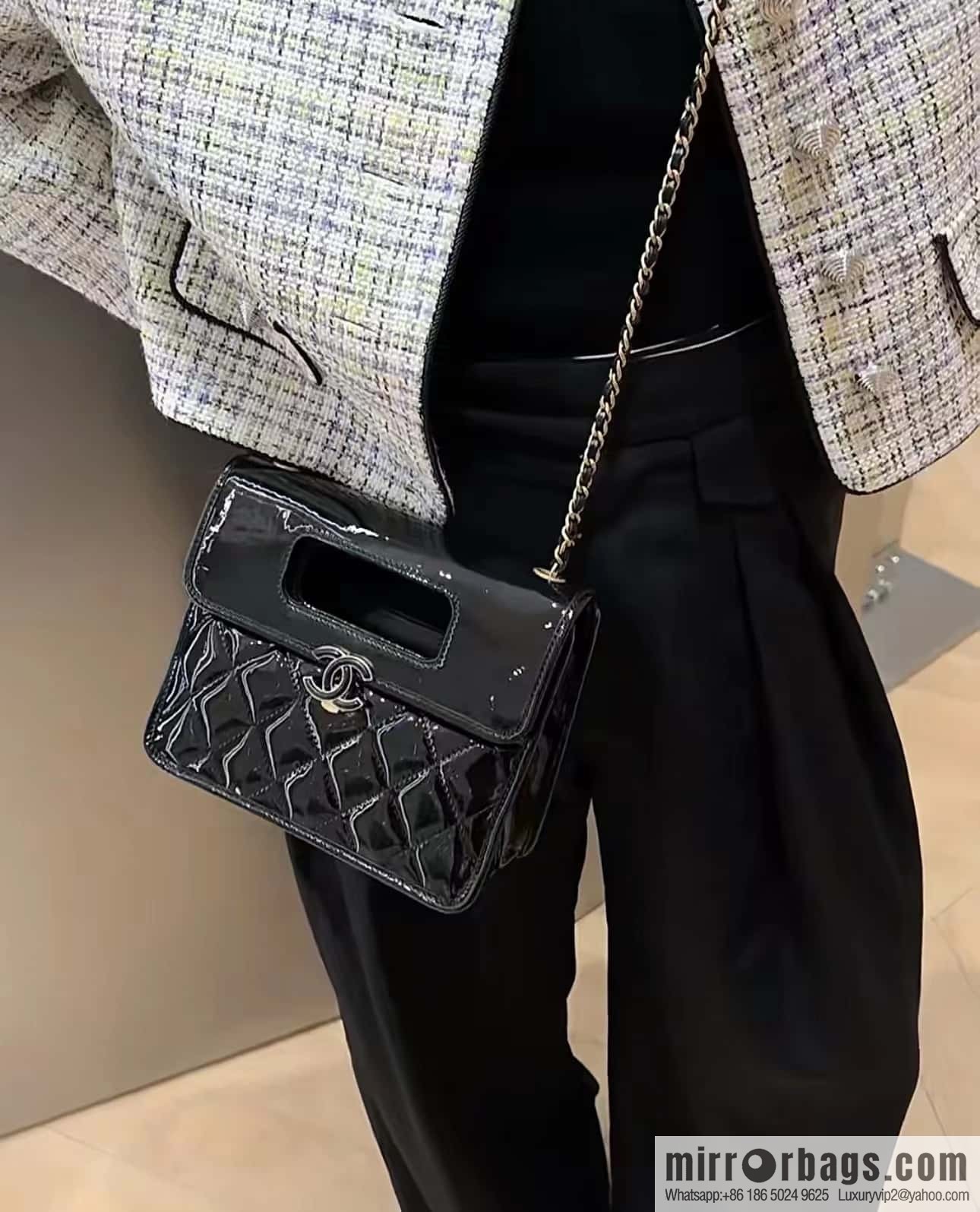 CHANEL 23S spring and summer series patent leather envelope bag AS4025