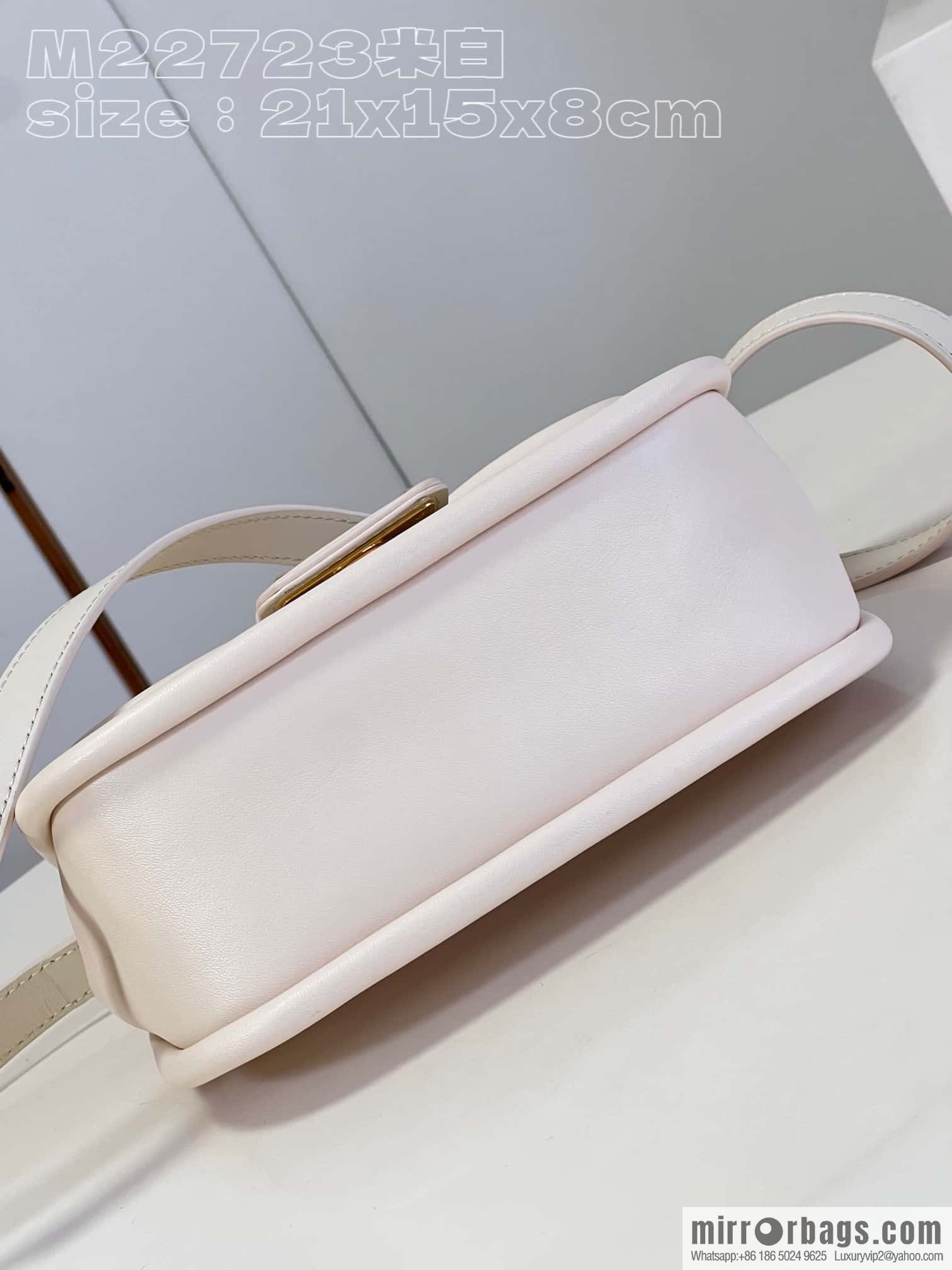 LV M22720 HIDE AND SEEK BAG