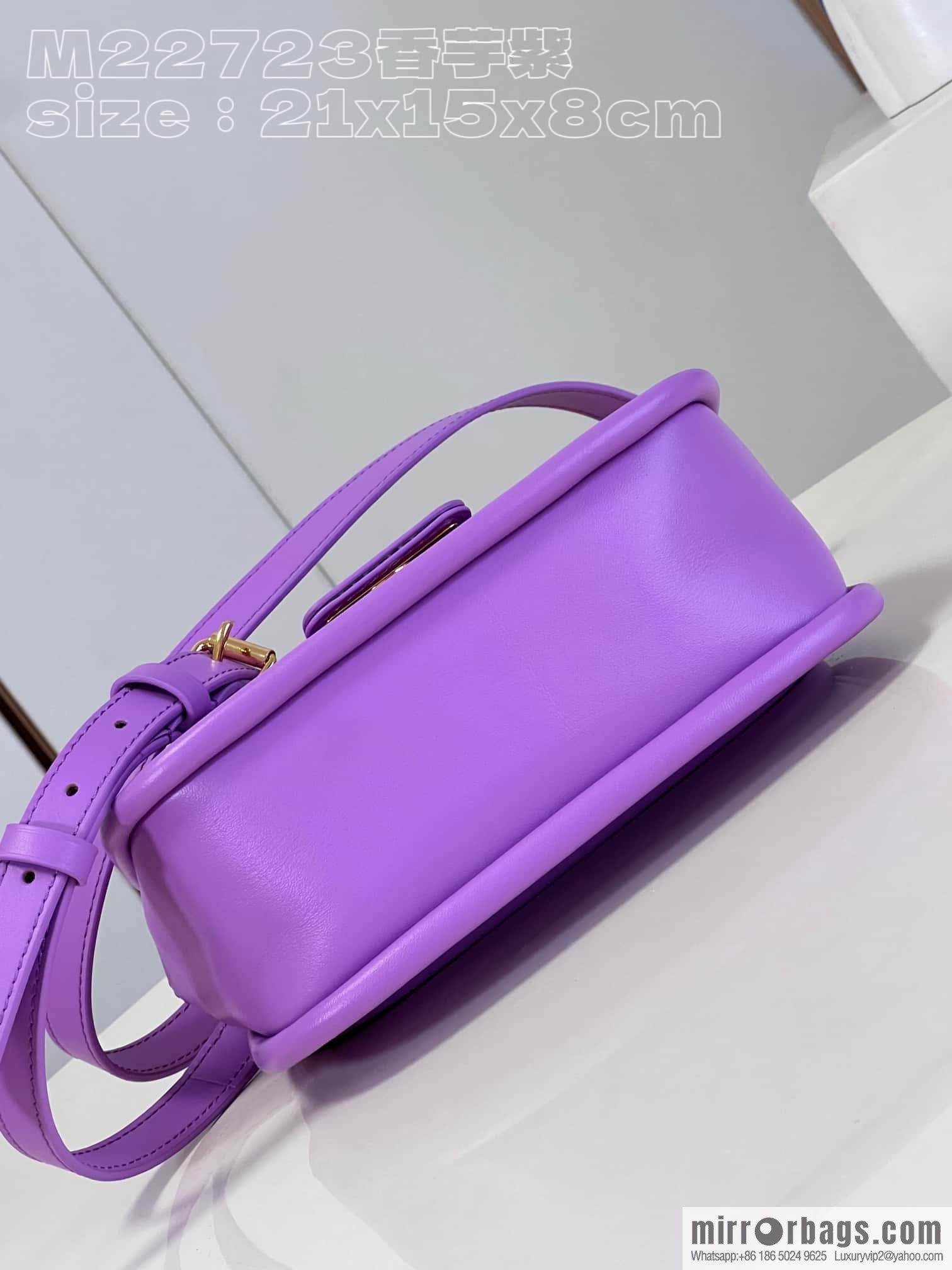 LV M22721 HIDE AND SEEK BAG