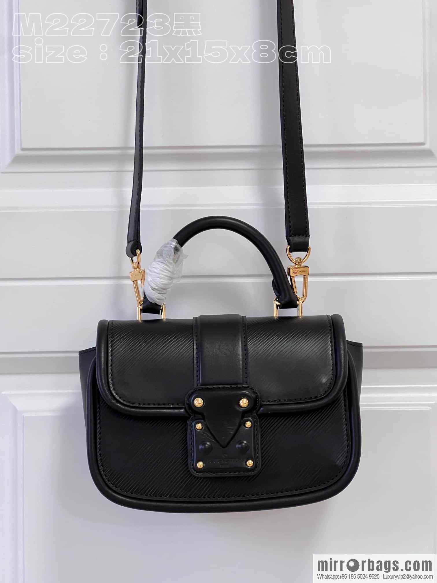 LV M22724 HIDE AND SEEK BAG