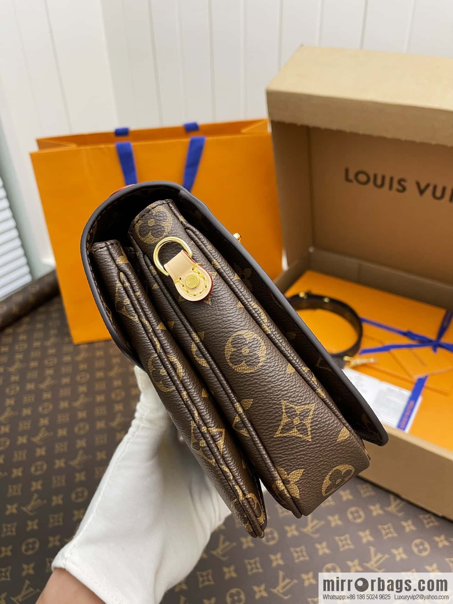LV M44875 POCHETTE MÉTIS handbag