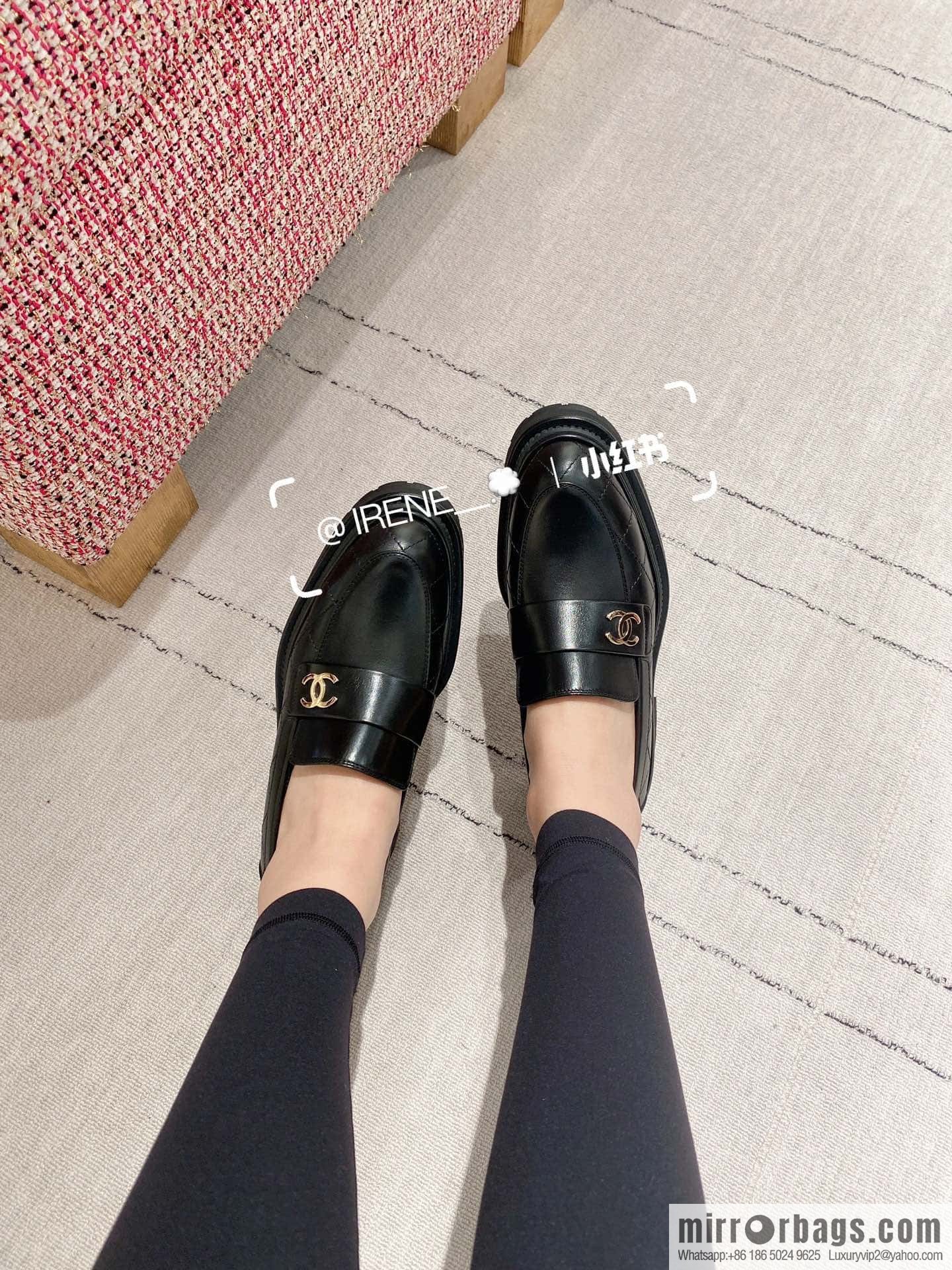 CHANEL Small Fragrant Rhombus Small Gold Button Platform Loafers