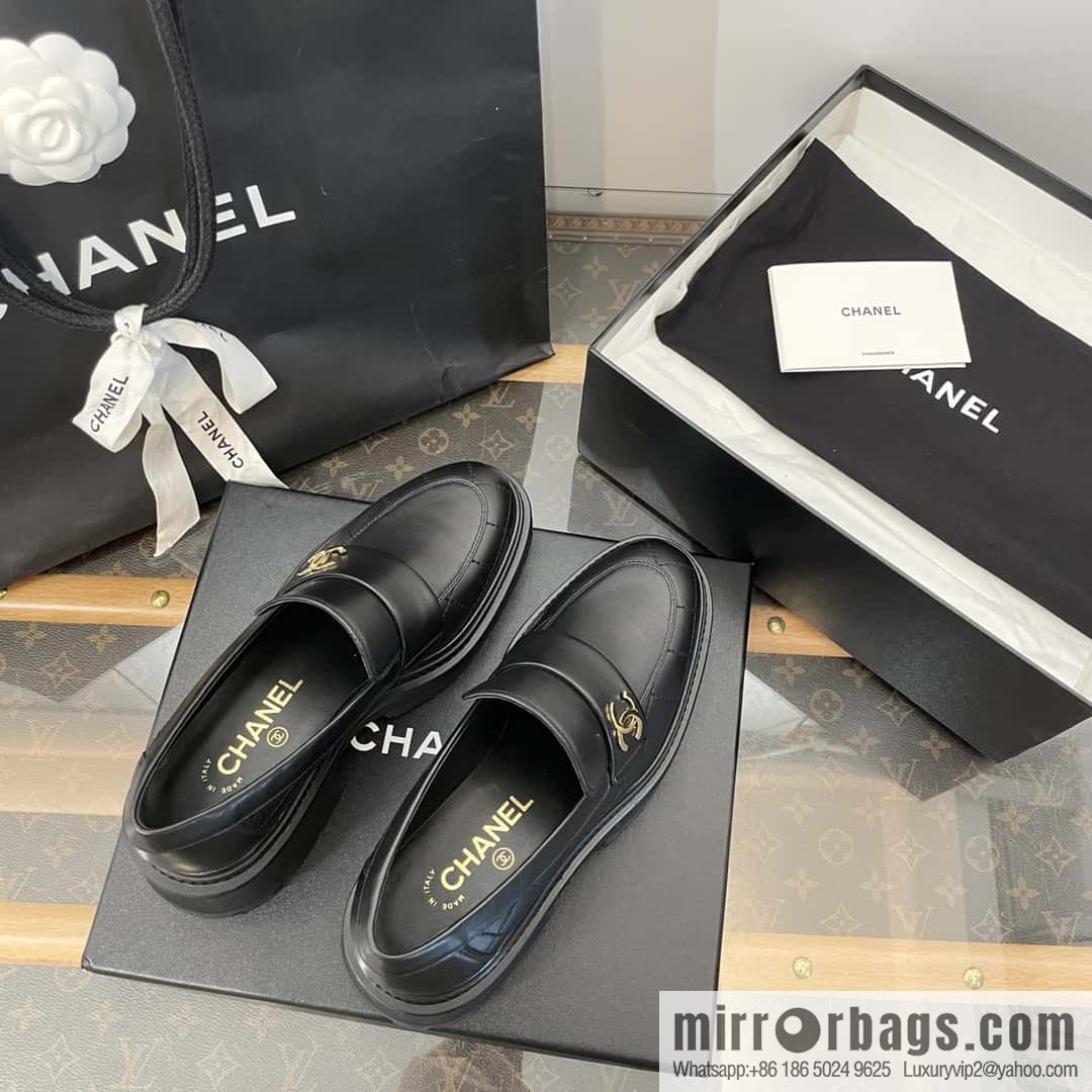 CHANEL Small Fragrant Rhombus Small Gold Button Platform Loafers