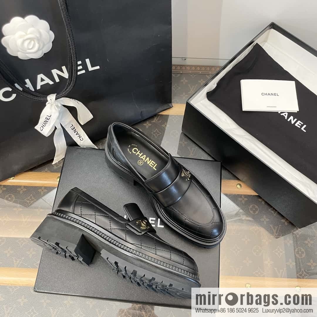 CHANEL Small Fragrant Rhombus Small Gold Button Platform Loafers